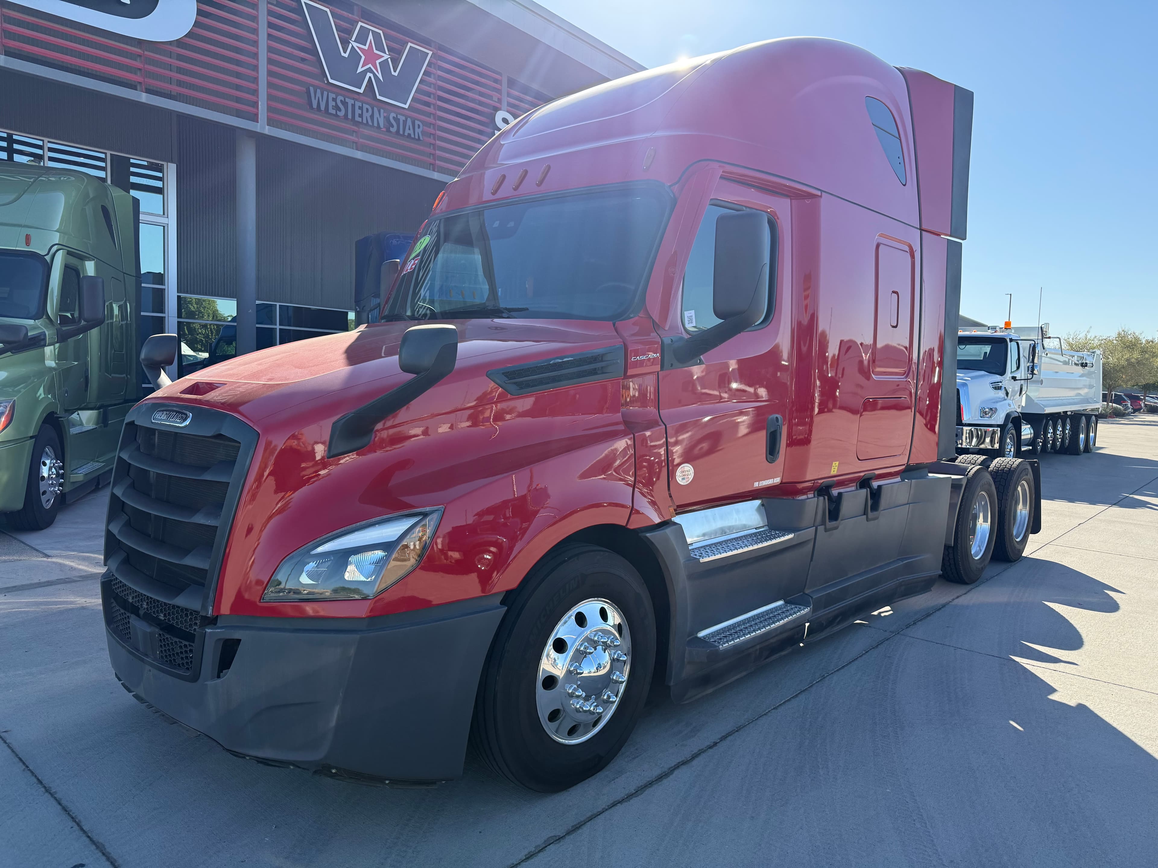 2021 FREIGHTLINER CASCADIA 126SLP