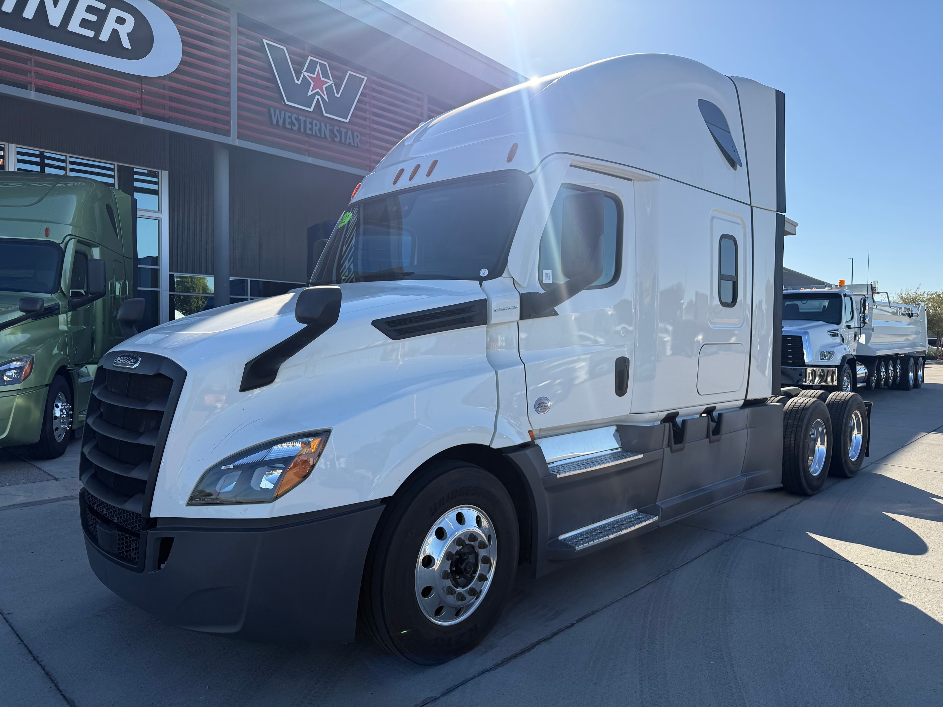 2022 FREIGHTLINER CASCADIA 126SLP