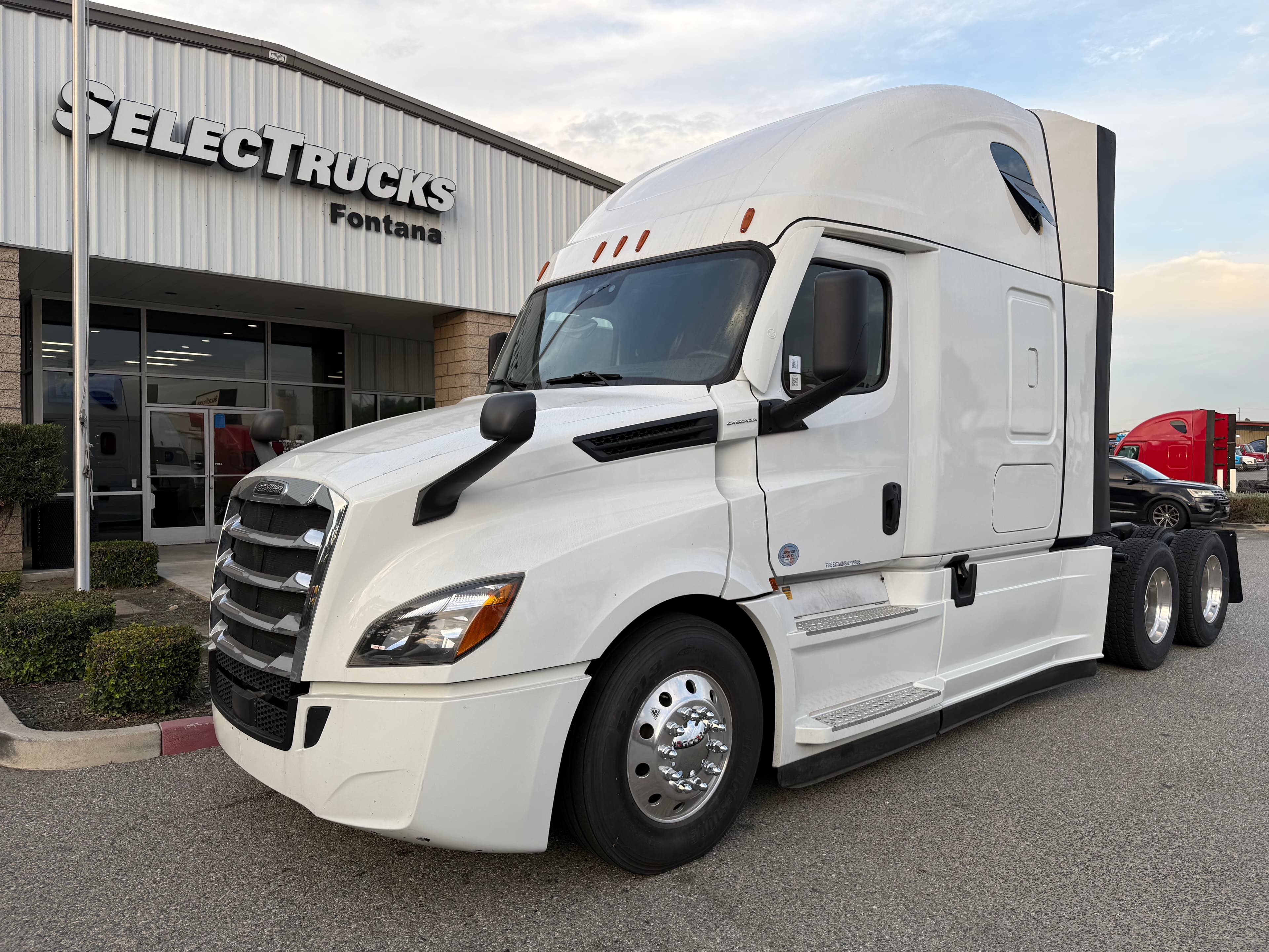 2021 FREIGHTLINER CASCADIA 126SLP