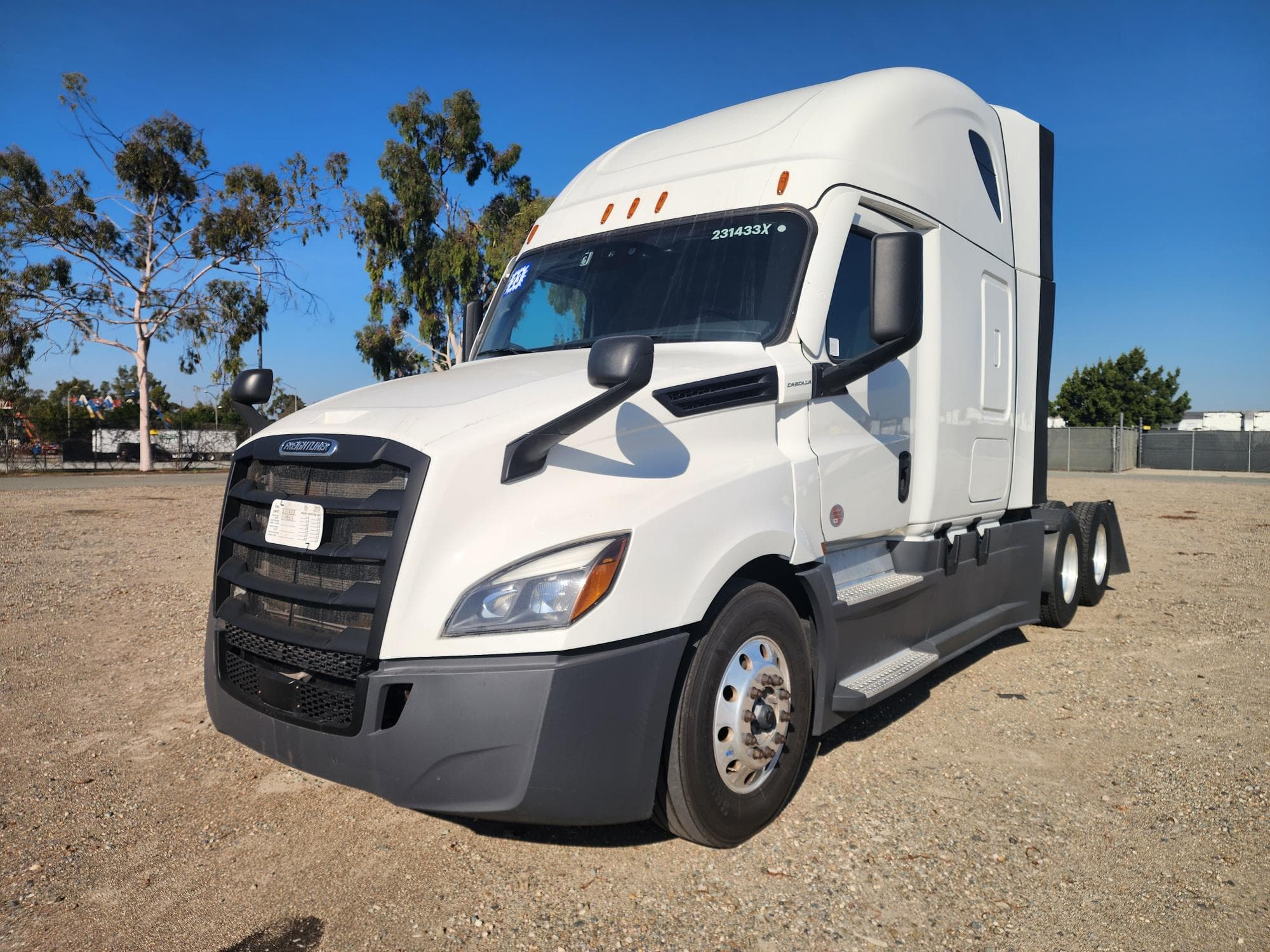 2023 FREIGHTLINER CASCADIA 126SLP