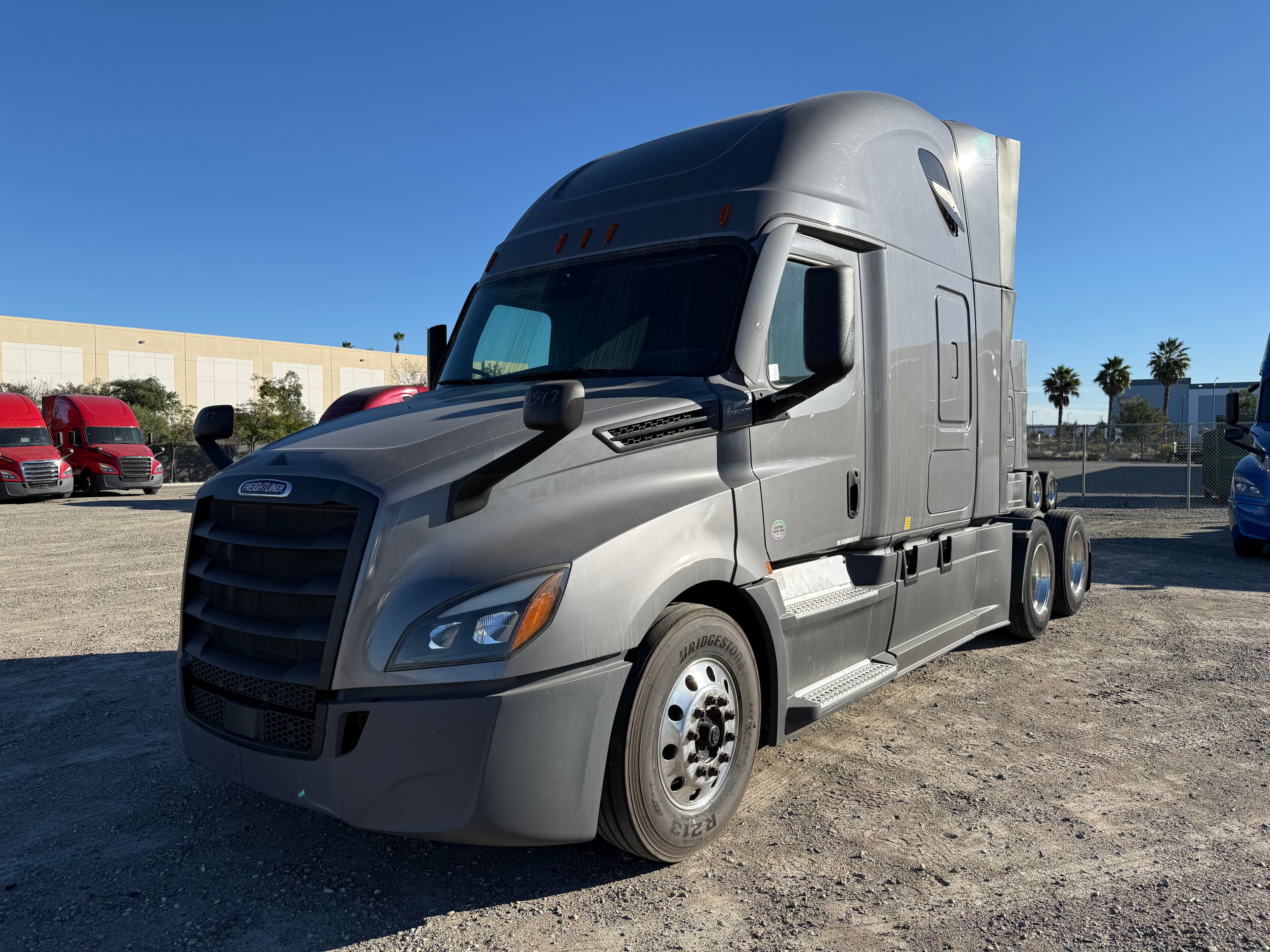 2021 FREIGHTLINER CASCADIA 126SLP