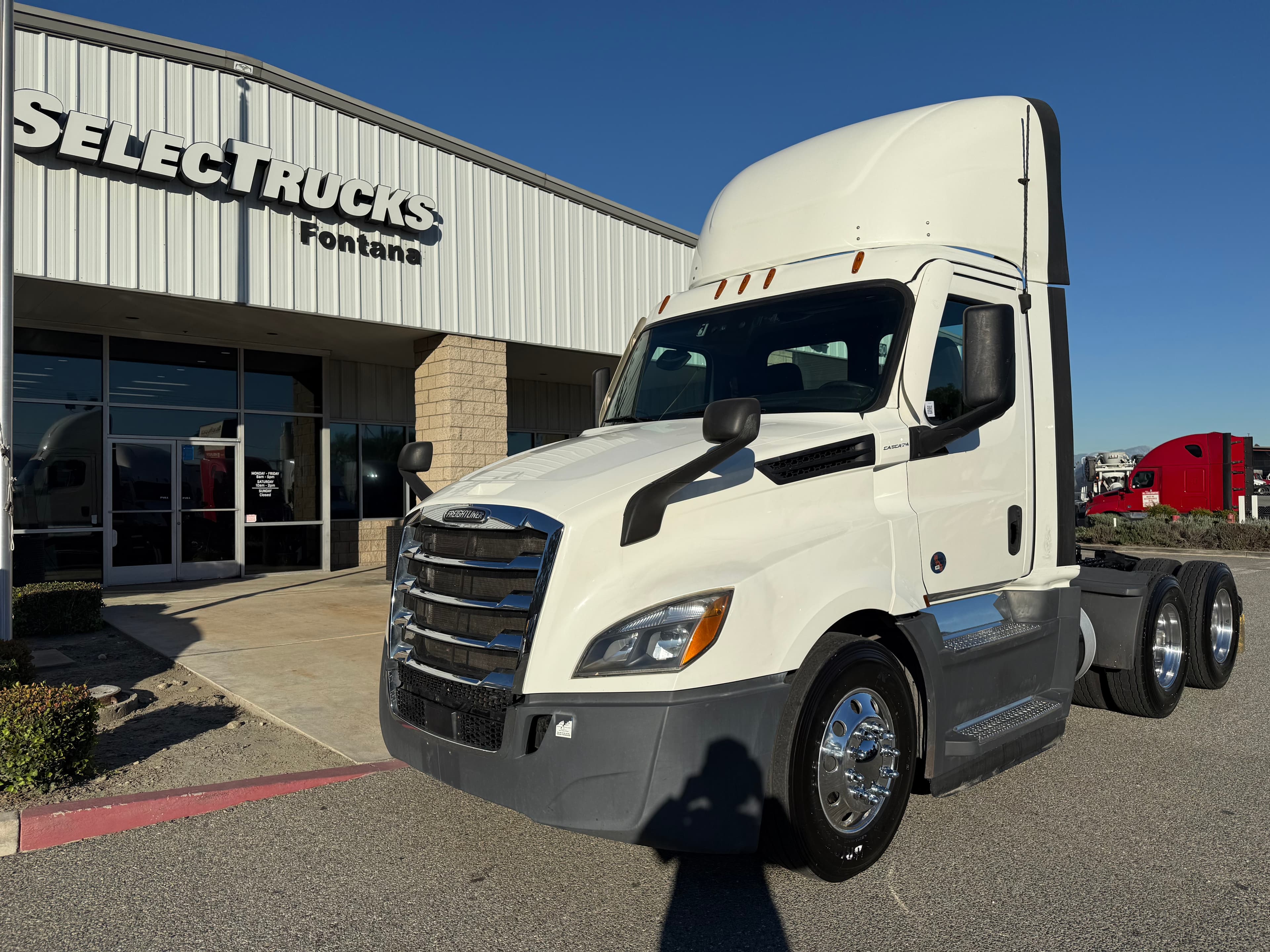 2021 FREIGHTLINER CASCADIA 126DC