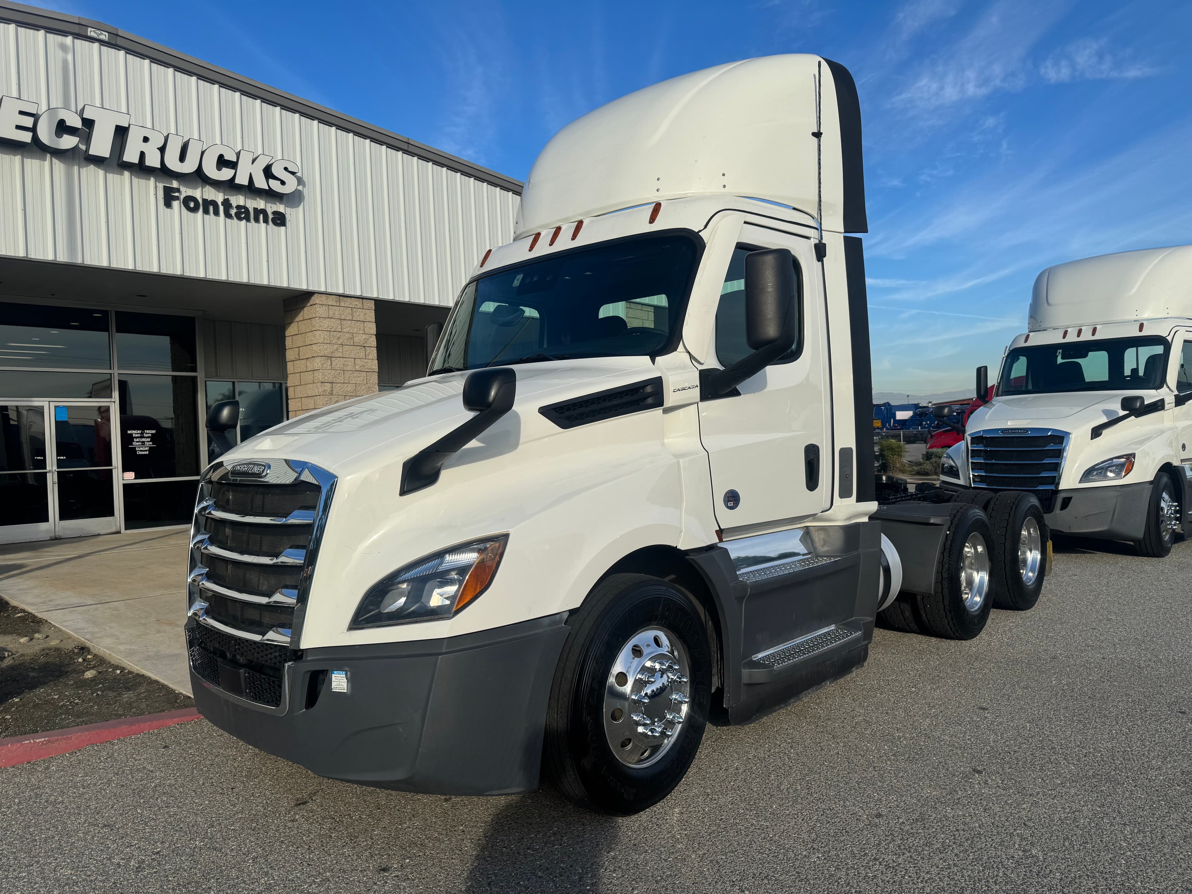 2021 FREIGHTLINER CASCADIA 126DC