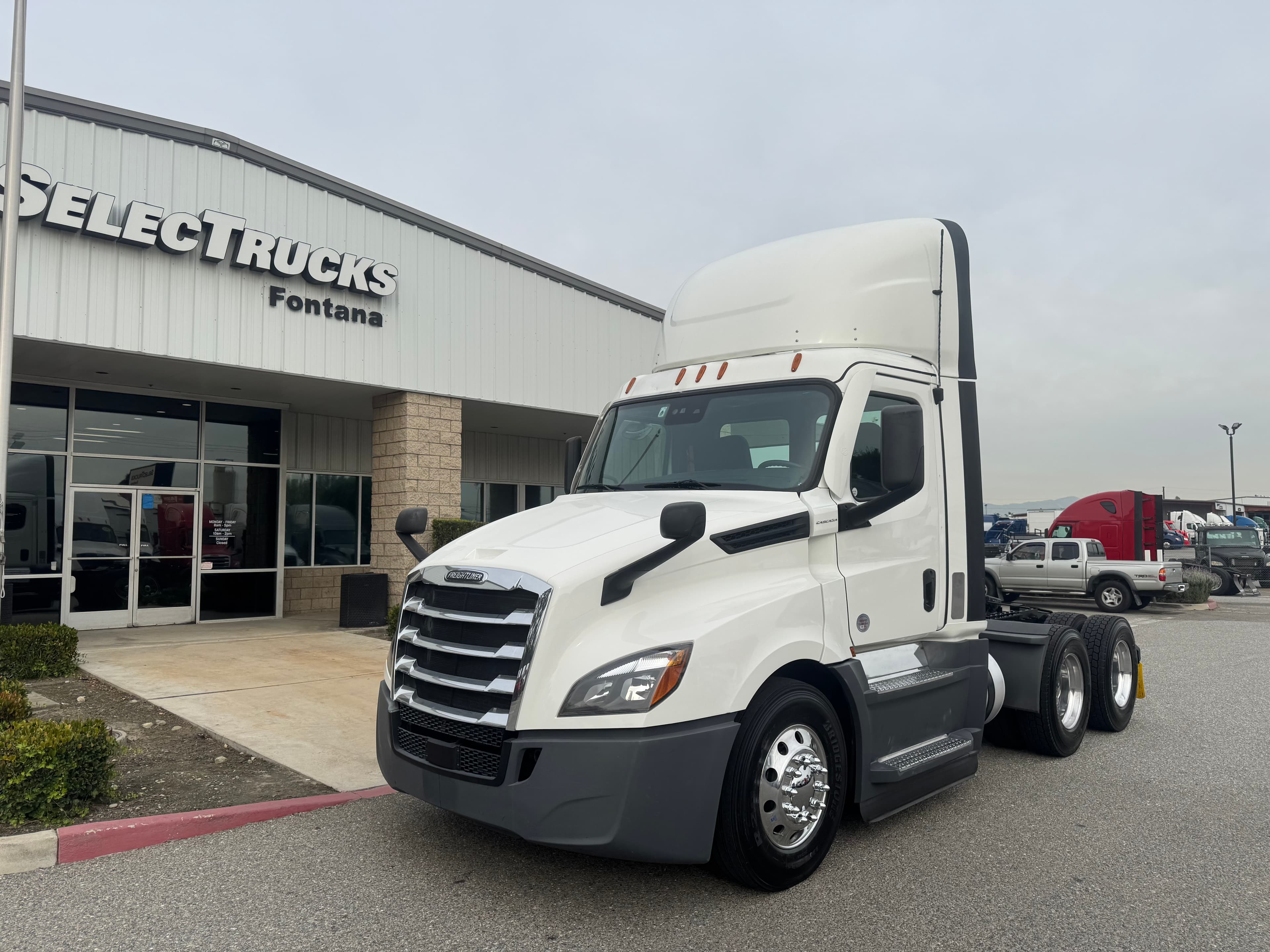 2021 FREIGHTLINER CASCADIA 126DC