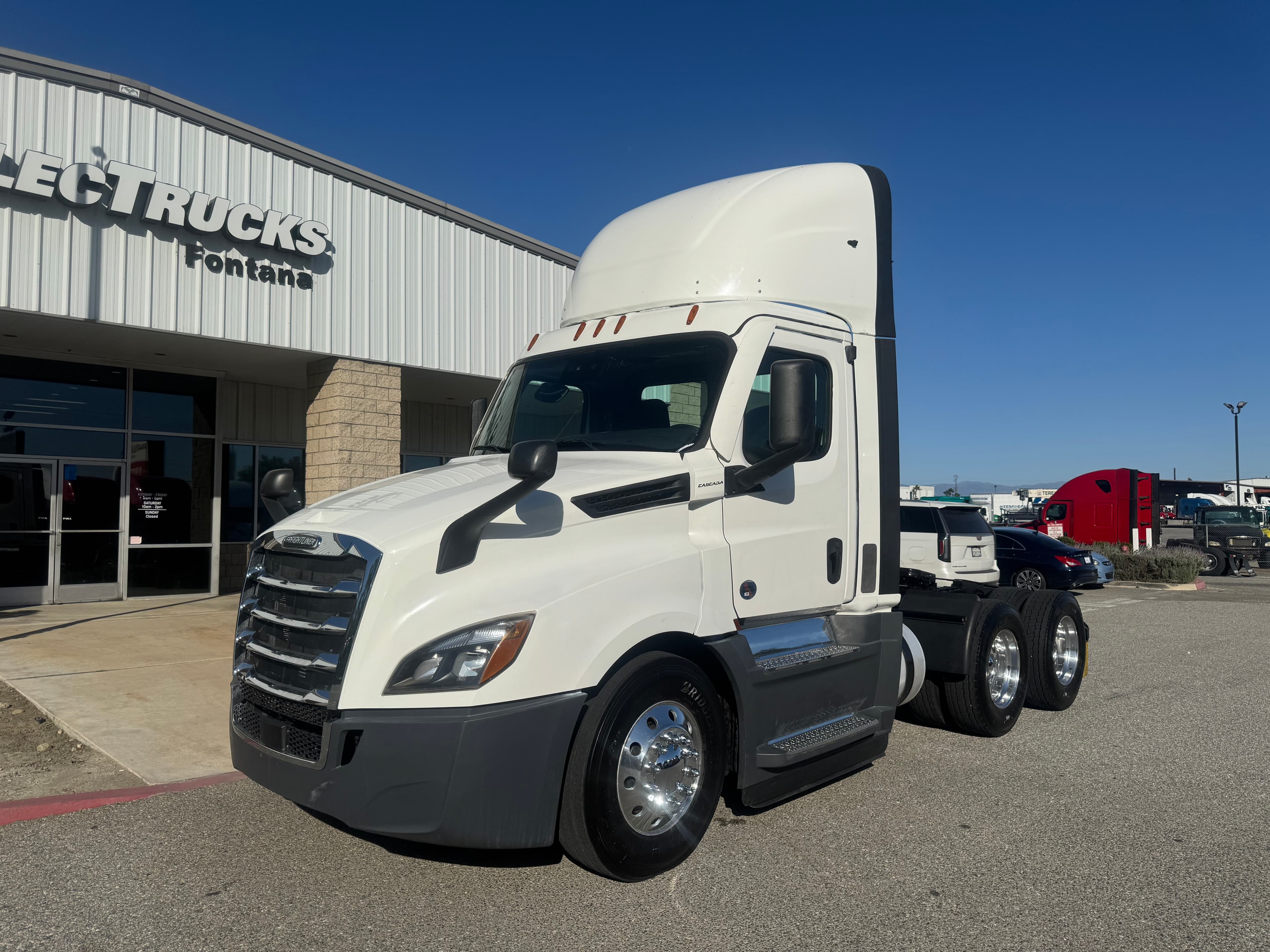 2021 FREIGHTLINER CASCADIA 126DC