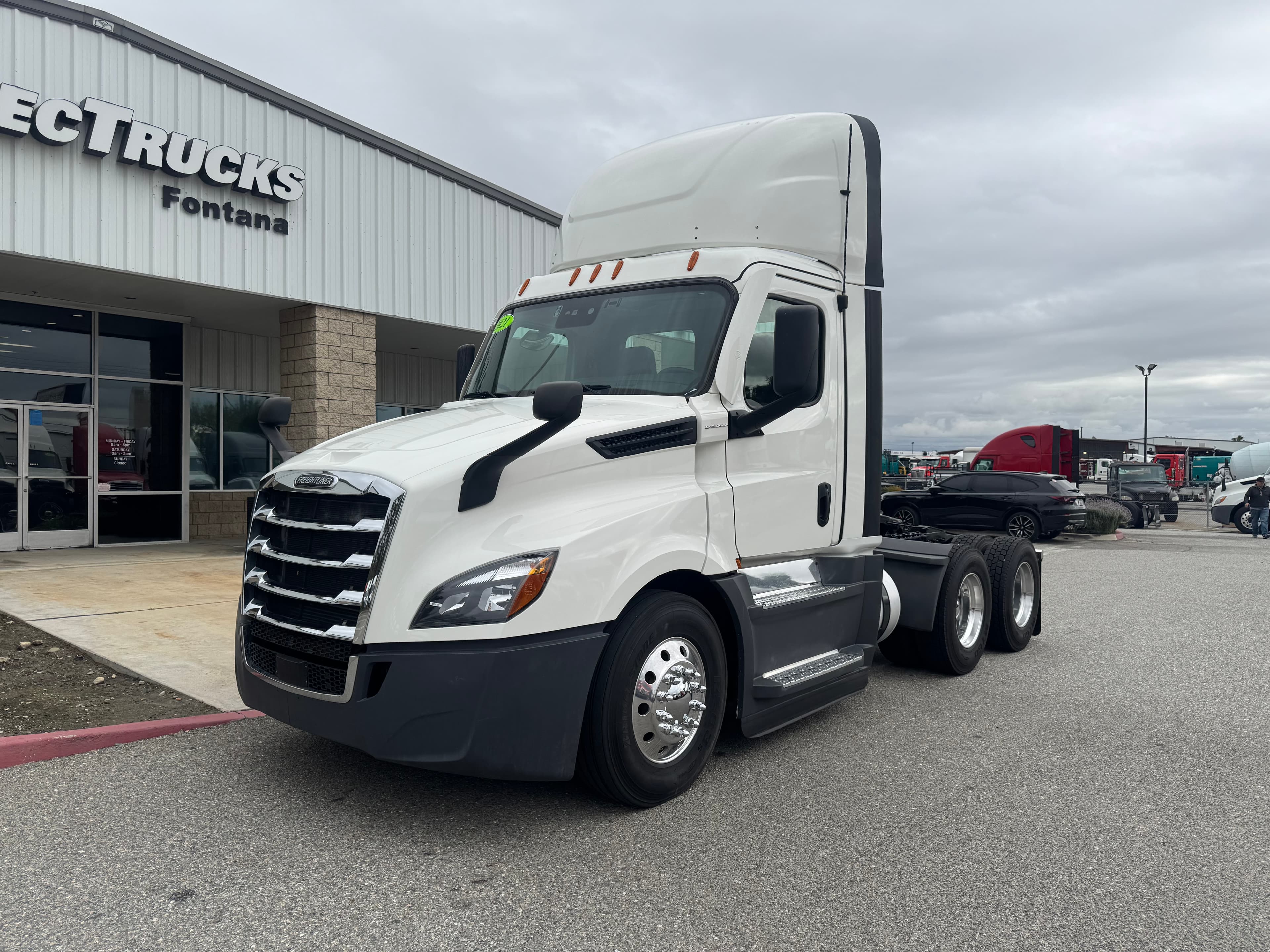 2021 FREIGHTLINER CASCADIA 126DC