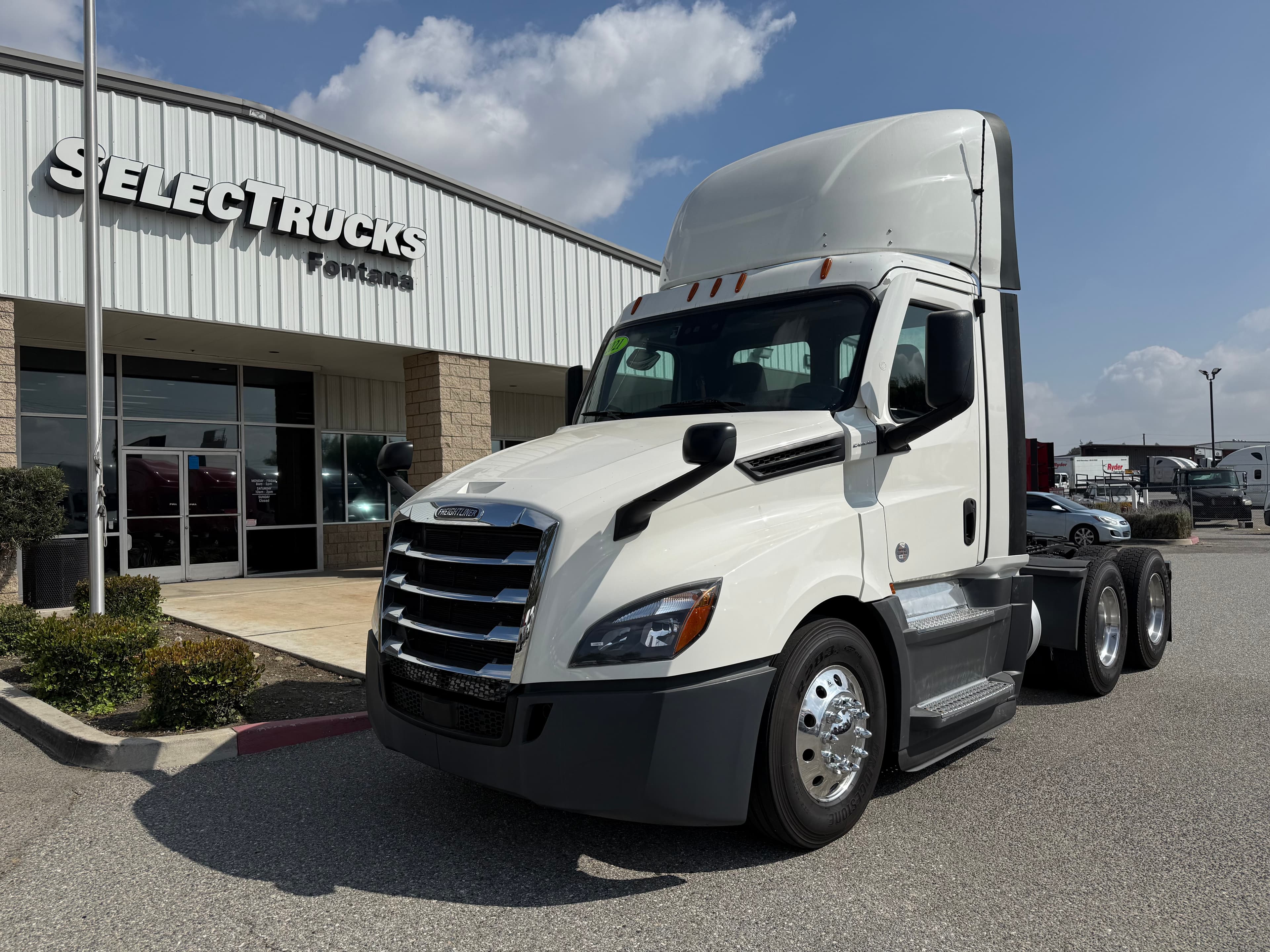 2021 FREIGHTLINER CASCADIA 126DC