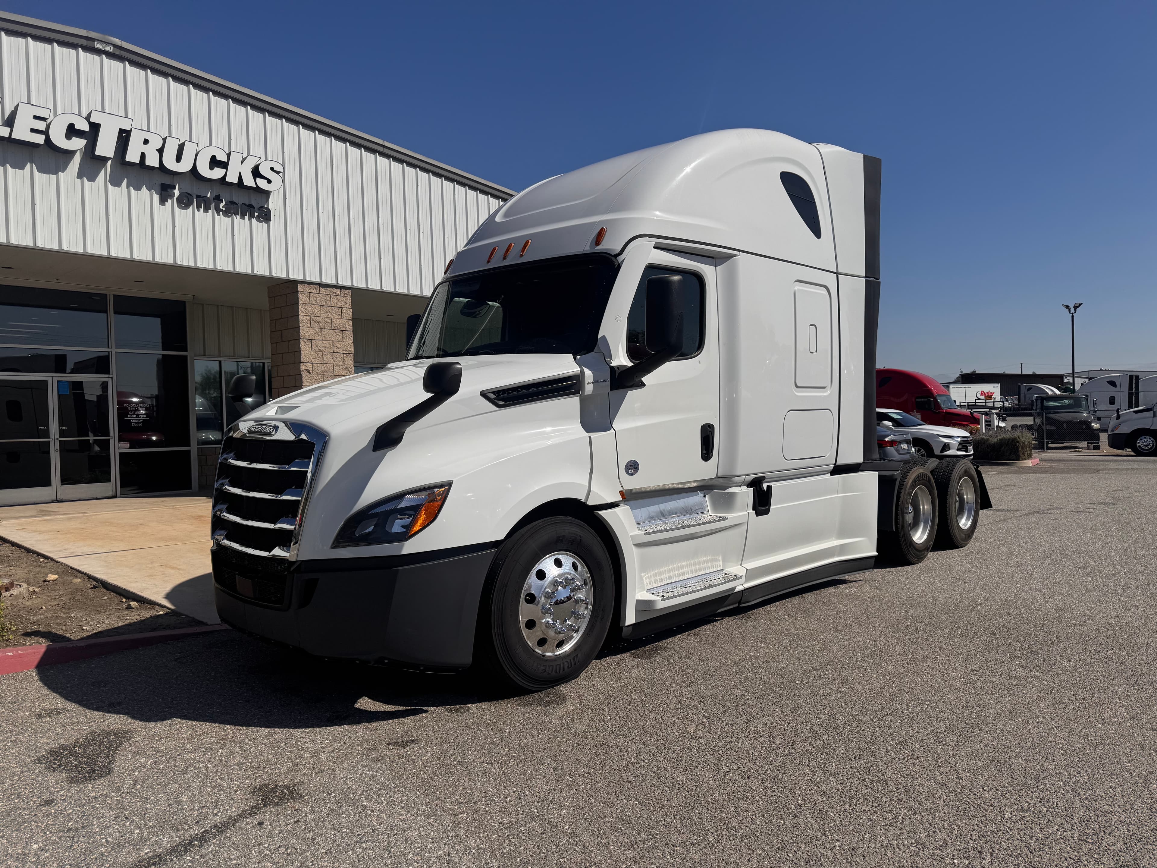 2021 FREIGHTLINER CASCADIA 126SLP