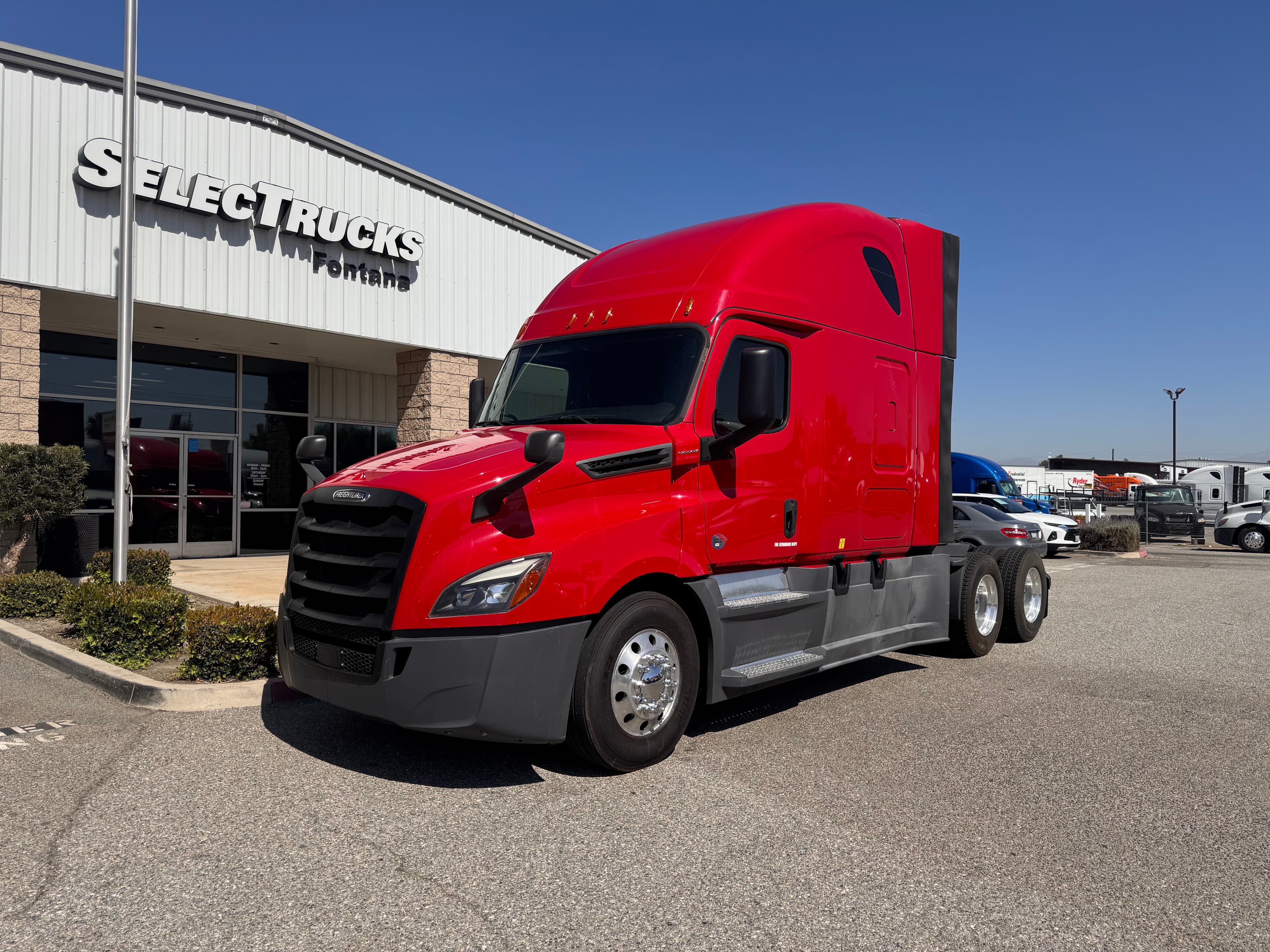 2020 FREIGHTLINER CASCADIA 126SLP