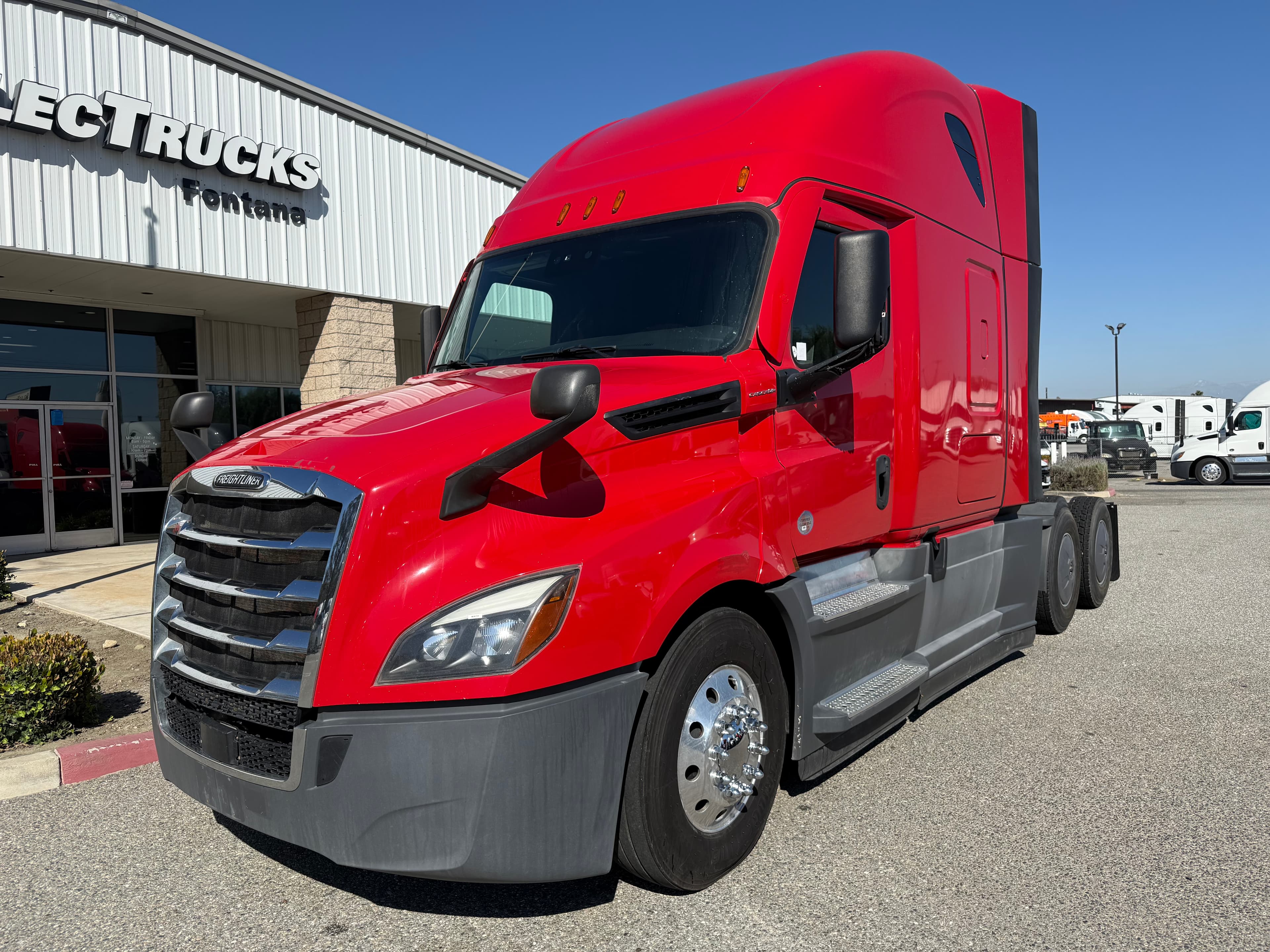 2021 FREIGHTLINER CASCADIA 126SLP