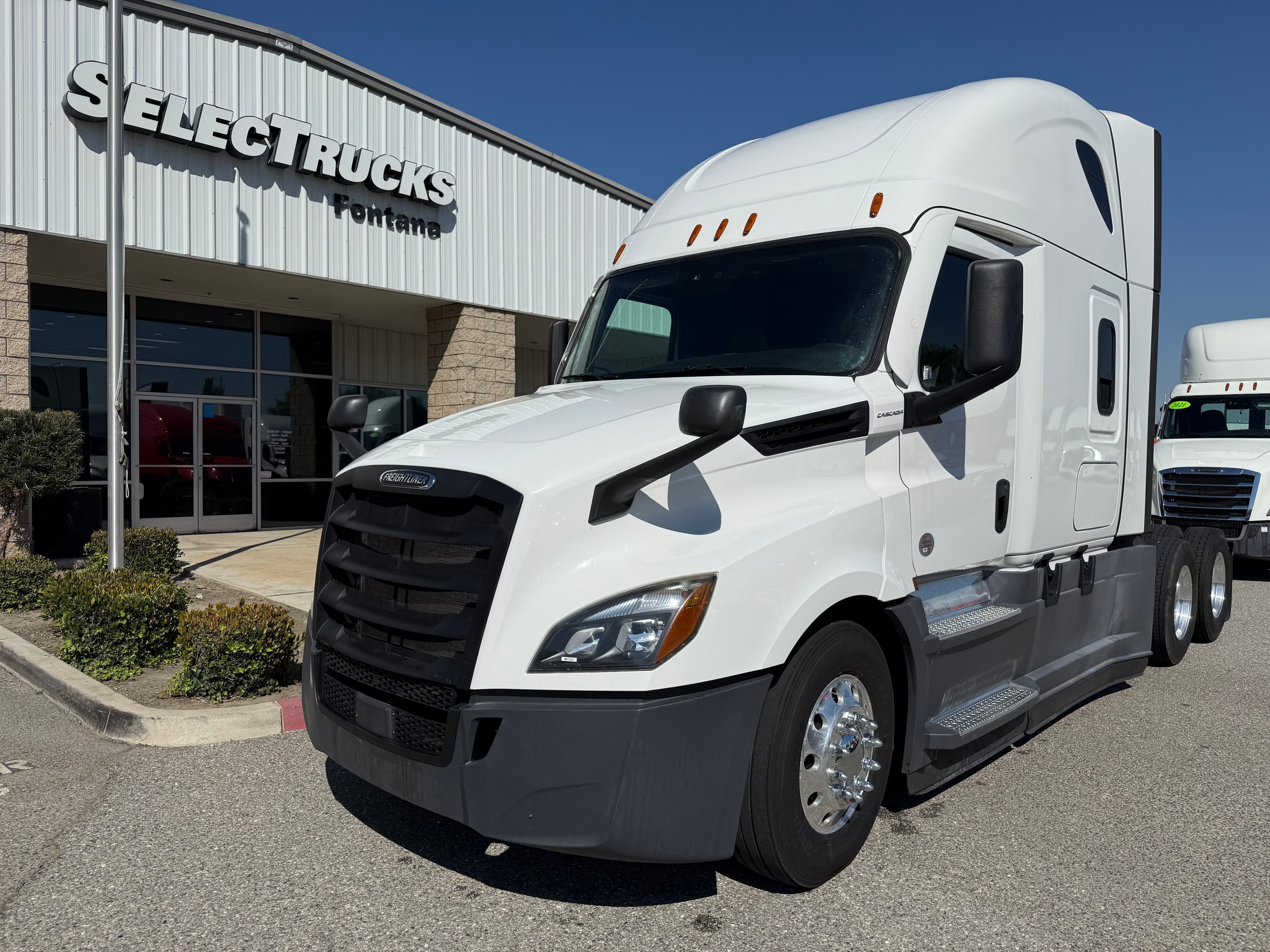 2021 FREIGHTLINER CASCADIA 126SLP