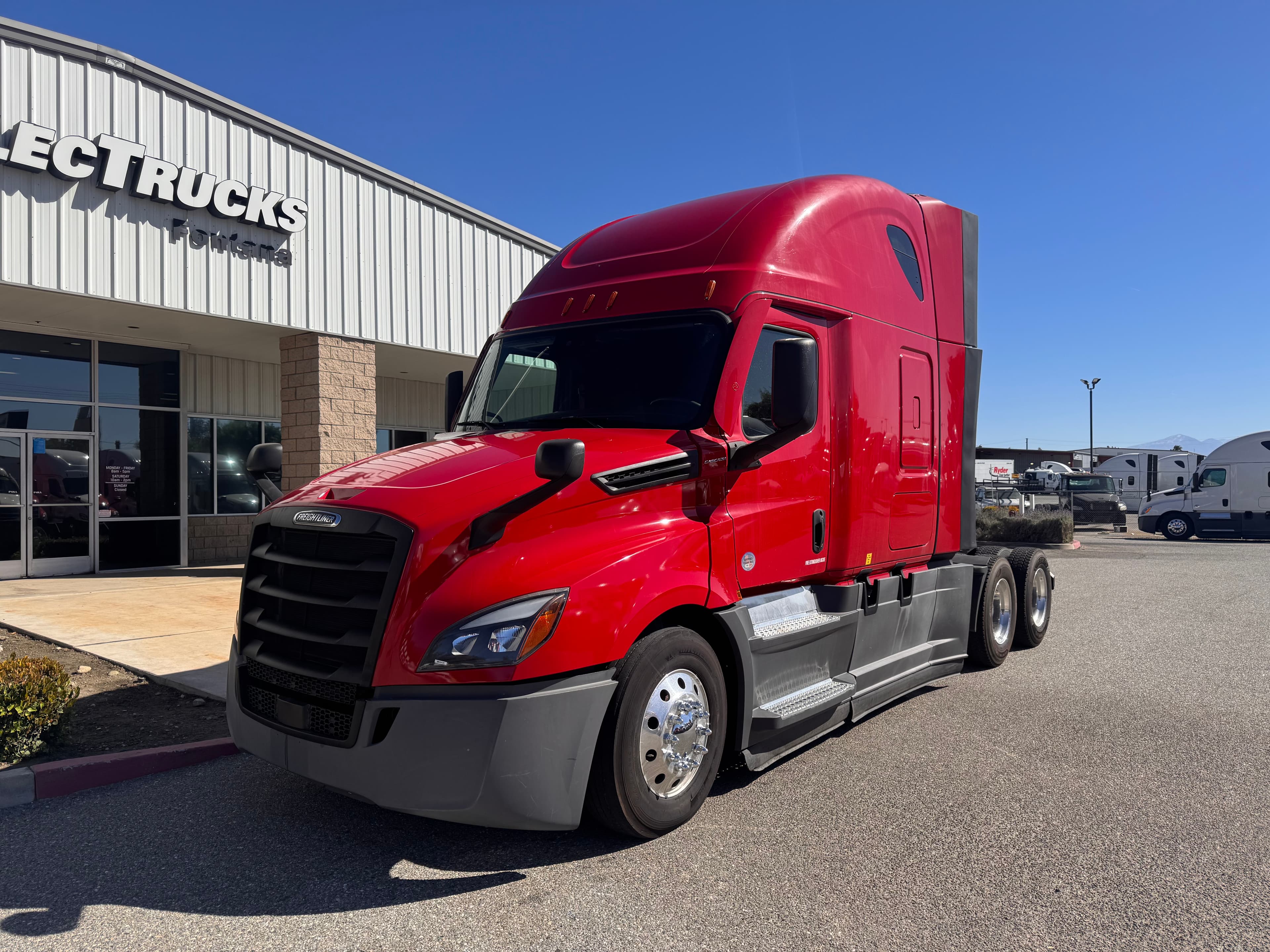 2021 FREIGHTLINER CASCADIA 126SLP