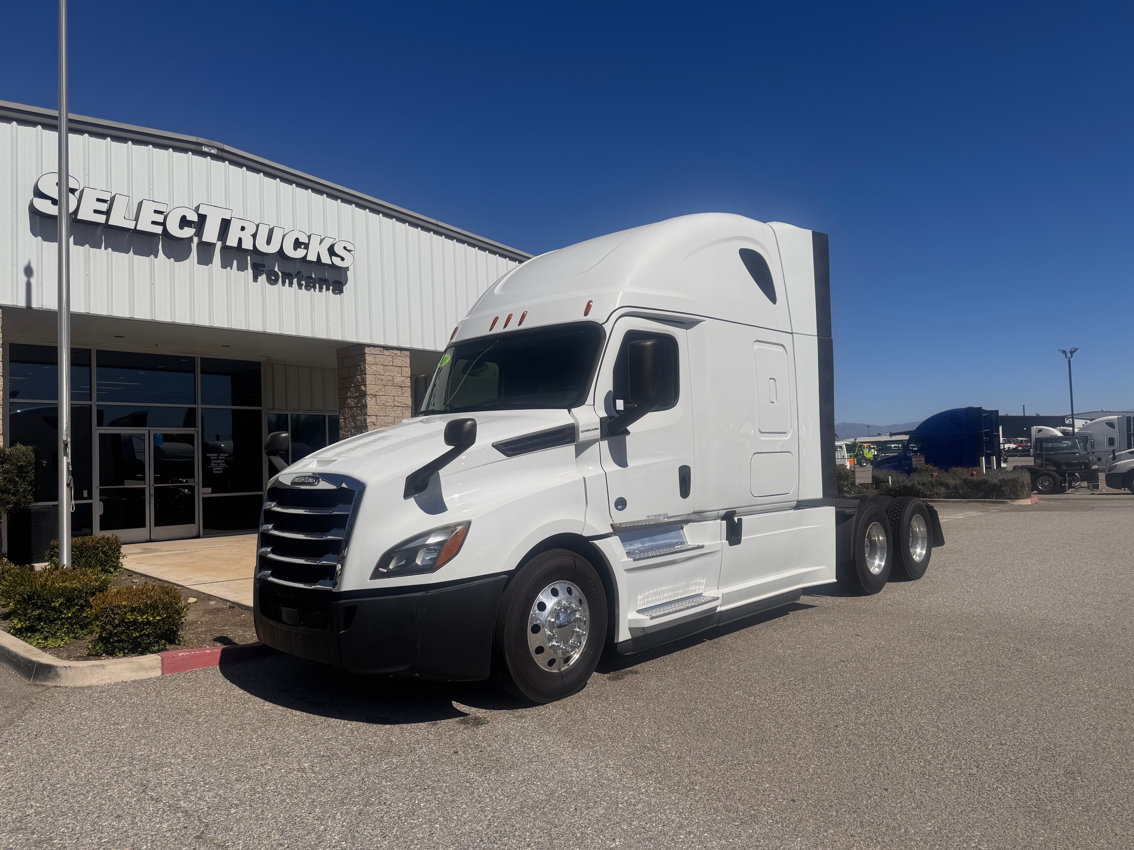 2020 FREIGHTLINER CASCADIA 126SLP