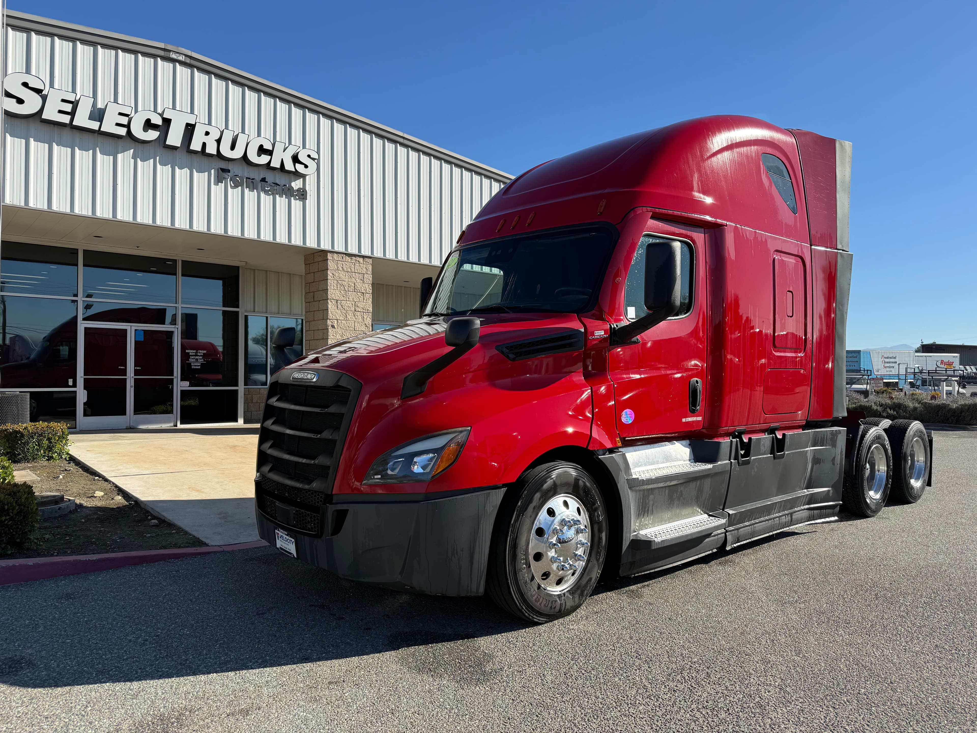 2021 FREIGHTLINER CASCADIA 126SLP