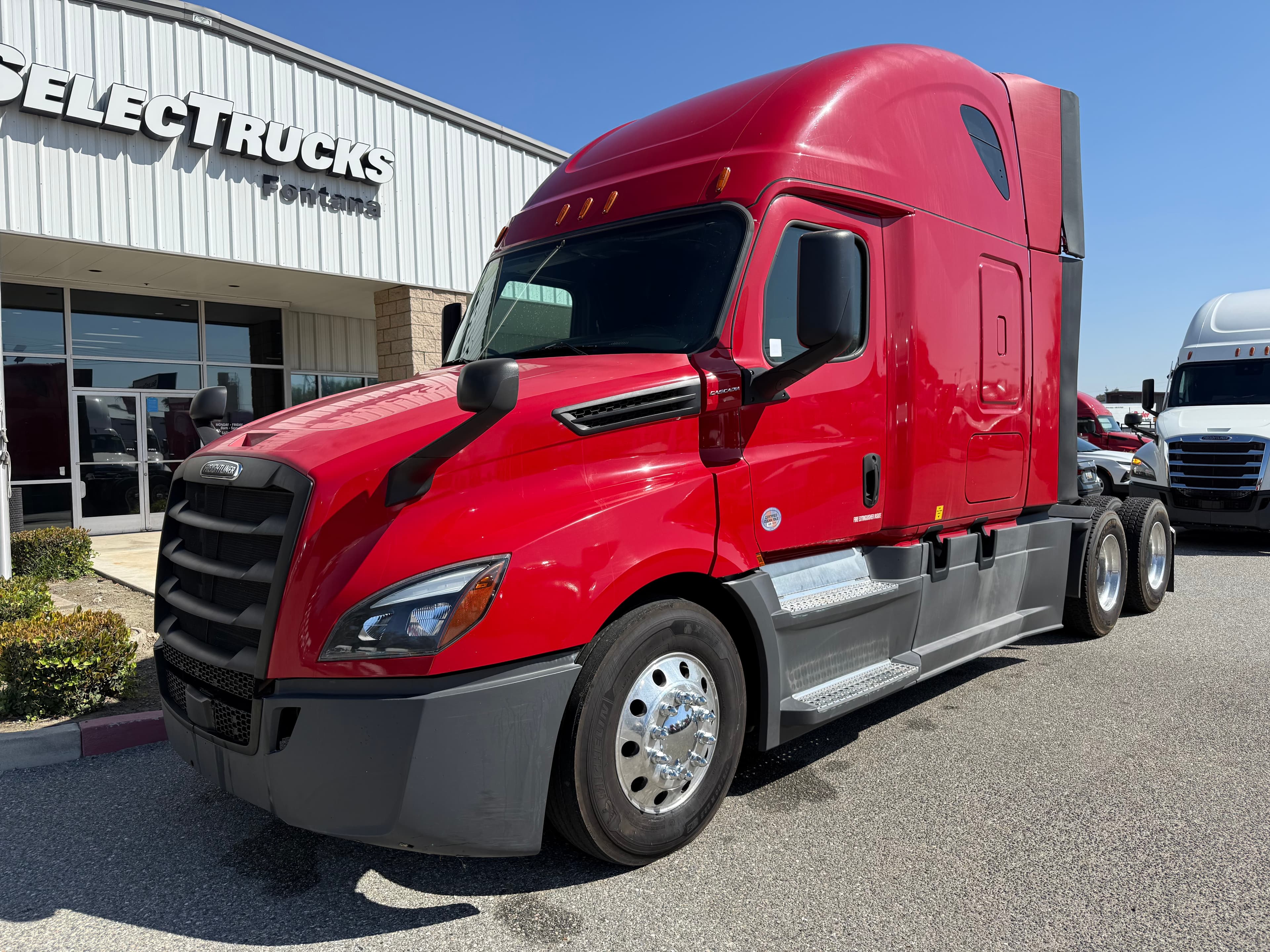 2020 FREIGHTLINER CASCADIA 126SLP