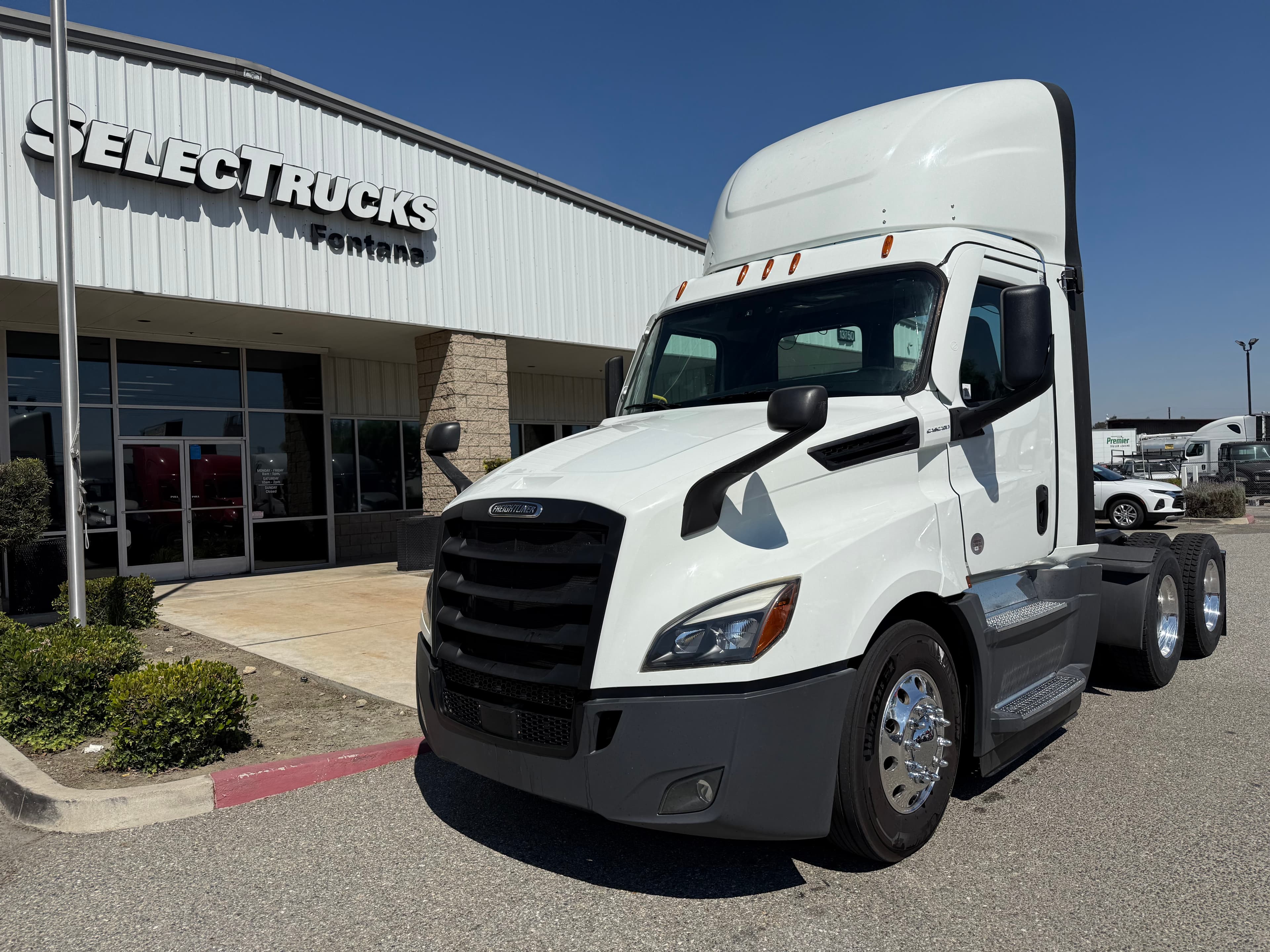 2022 FREIGHTLINER CASCADIA 126DC