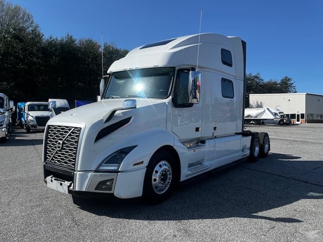 2024 VOLVO VNL860