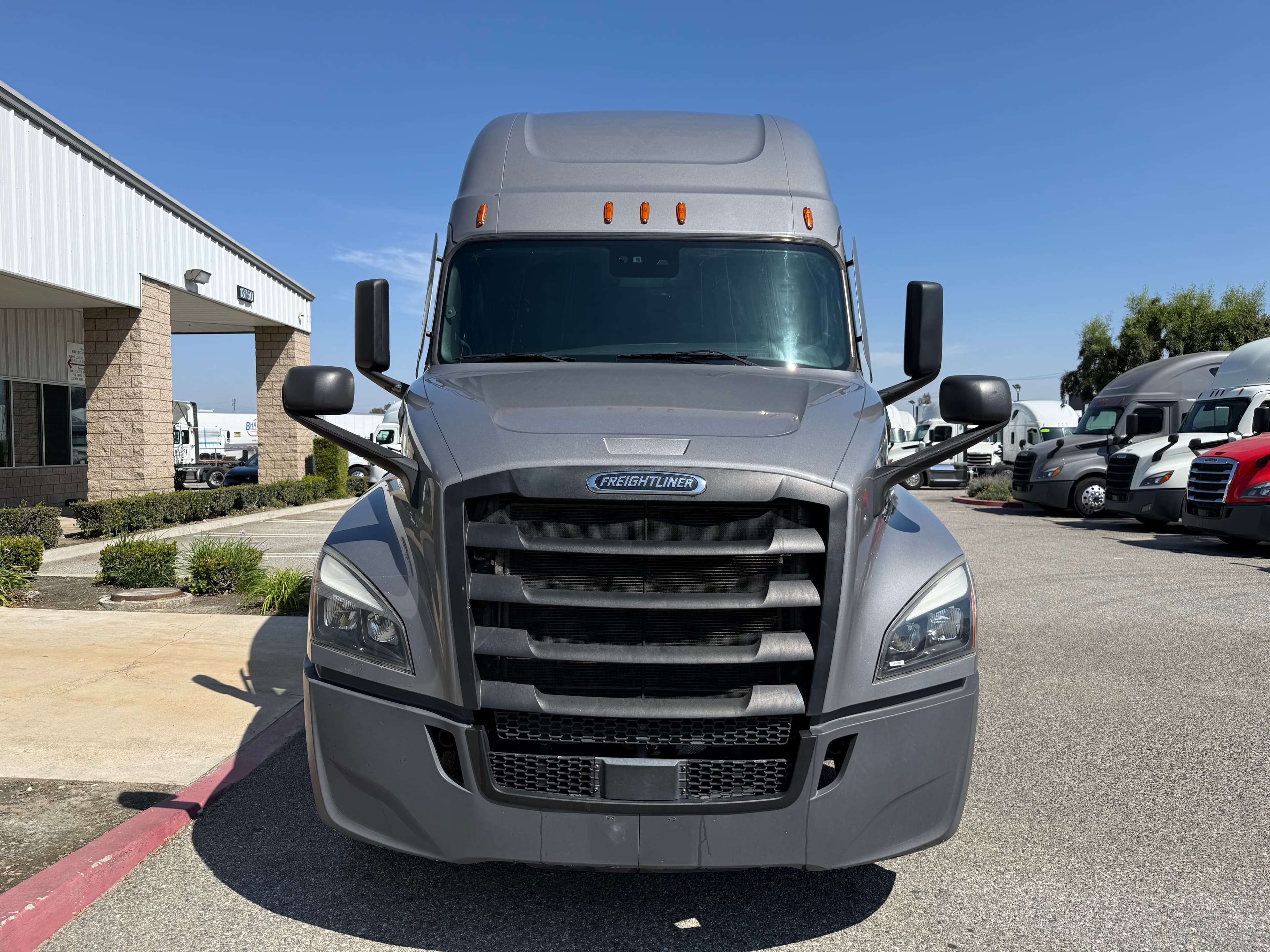 2021 FREIGHTLINER CASCADIA 126SLP
