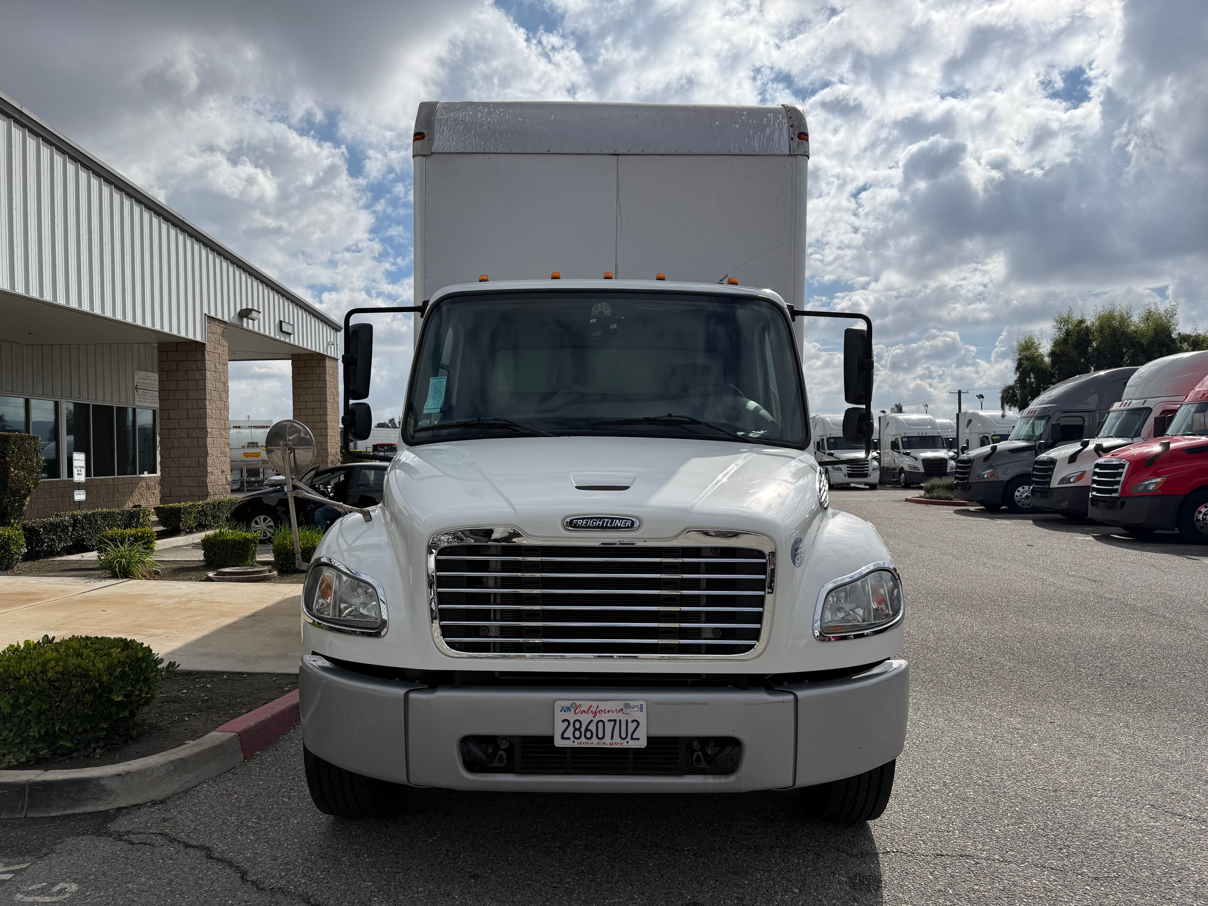 2019 FREIGHTLINER M2106