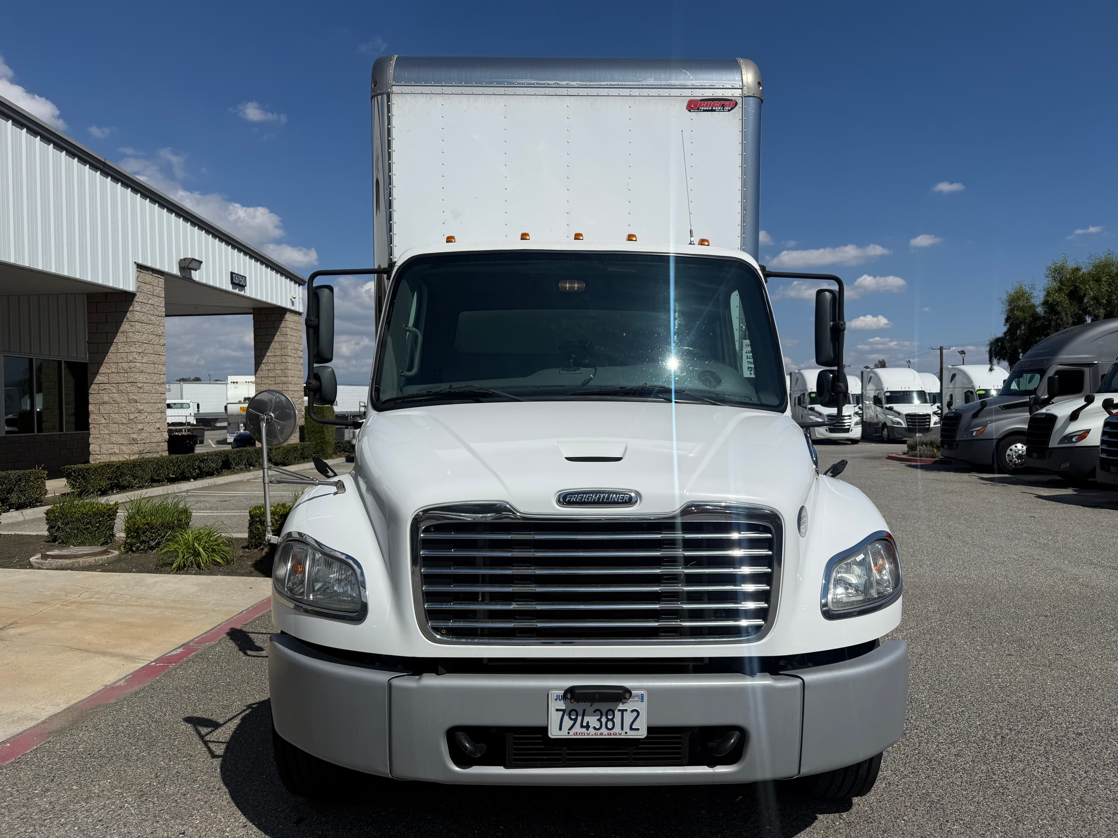 2019 FREIGHTLINER M2106