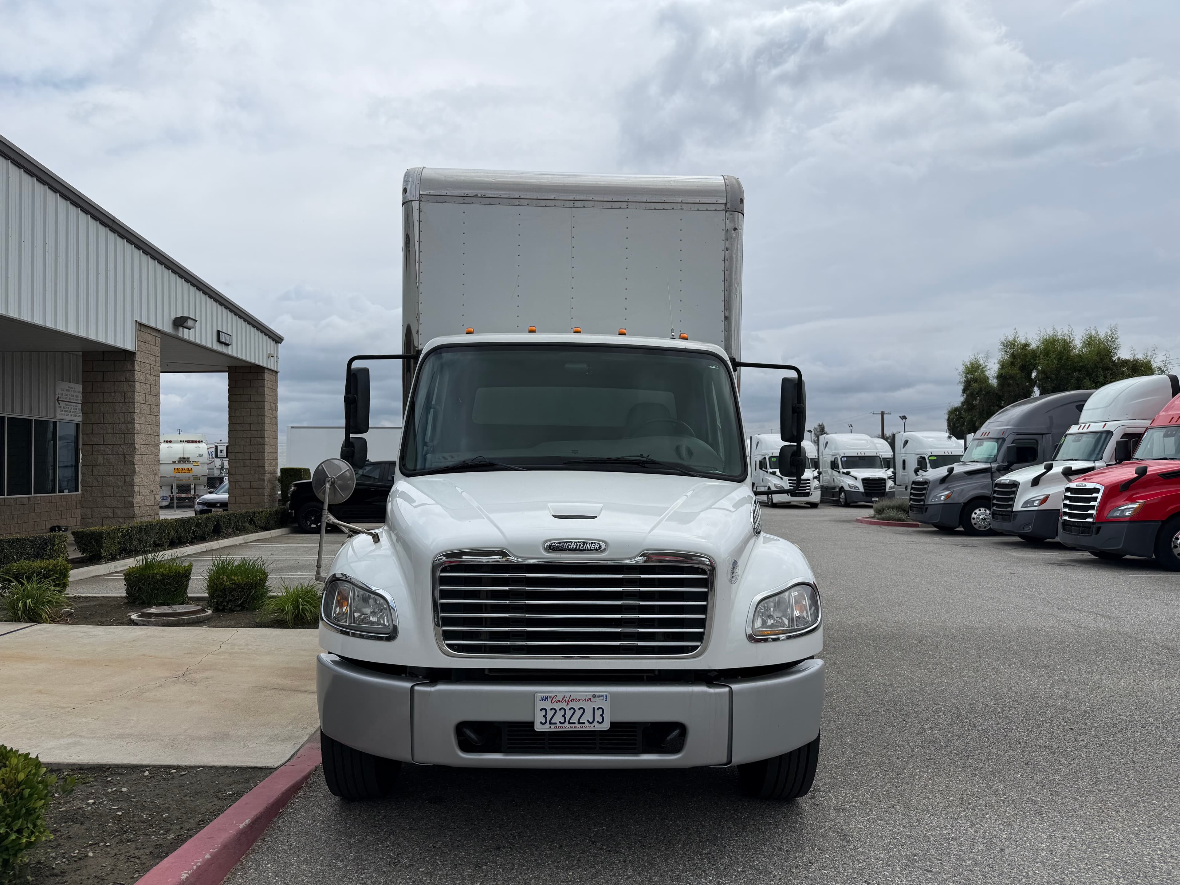 2019 FREIGHTLINER M2106
