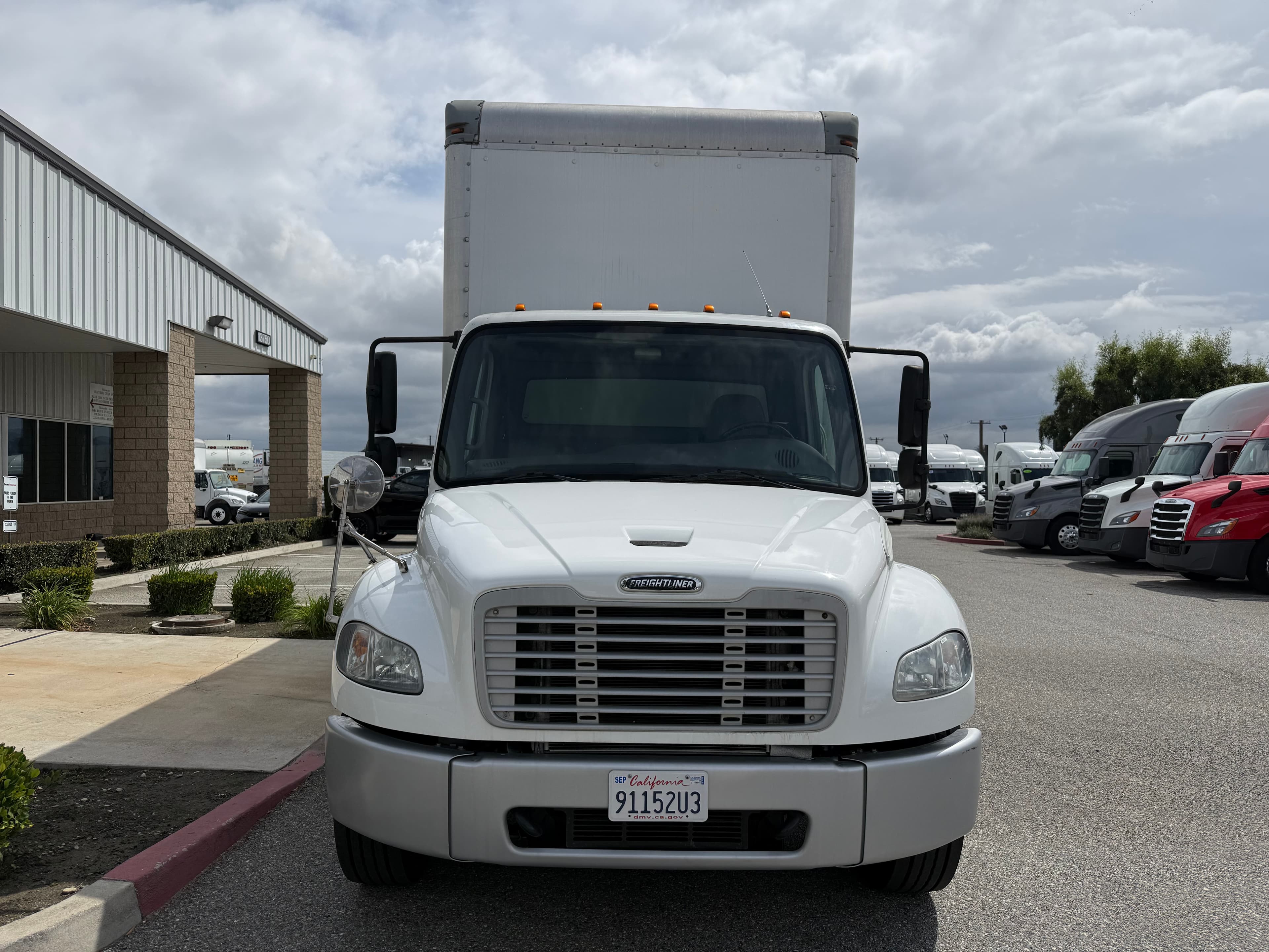 2018 FREIGHTLINER M2106