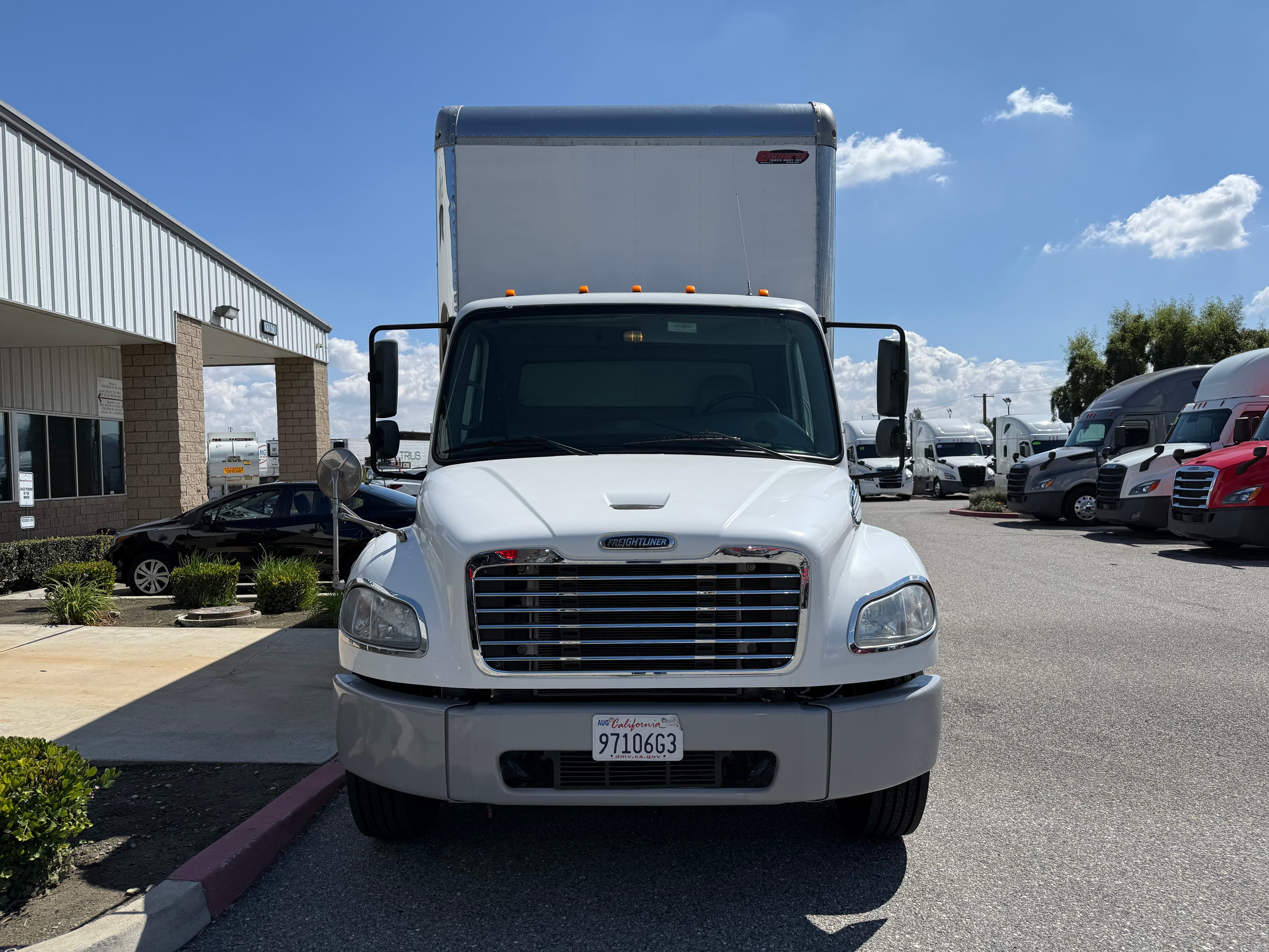 2019 FREIGHTLINER M2106