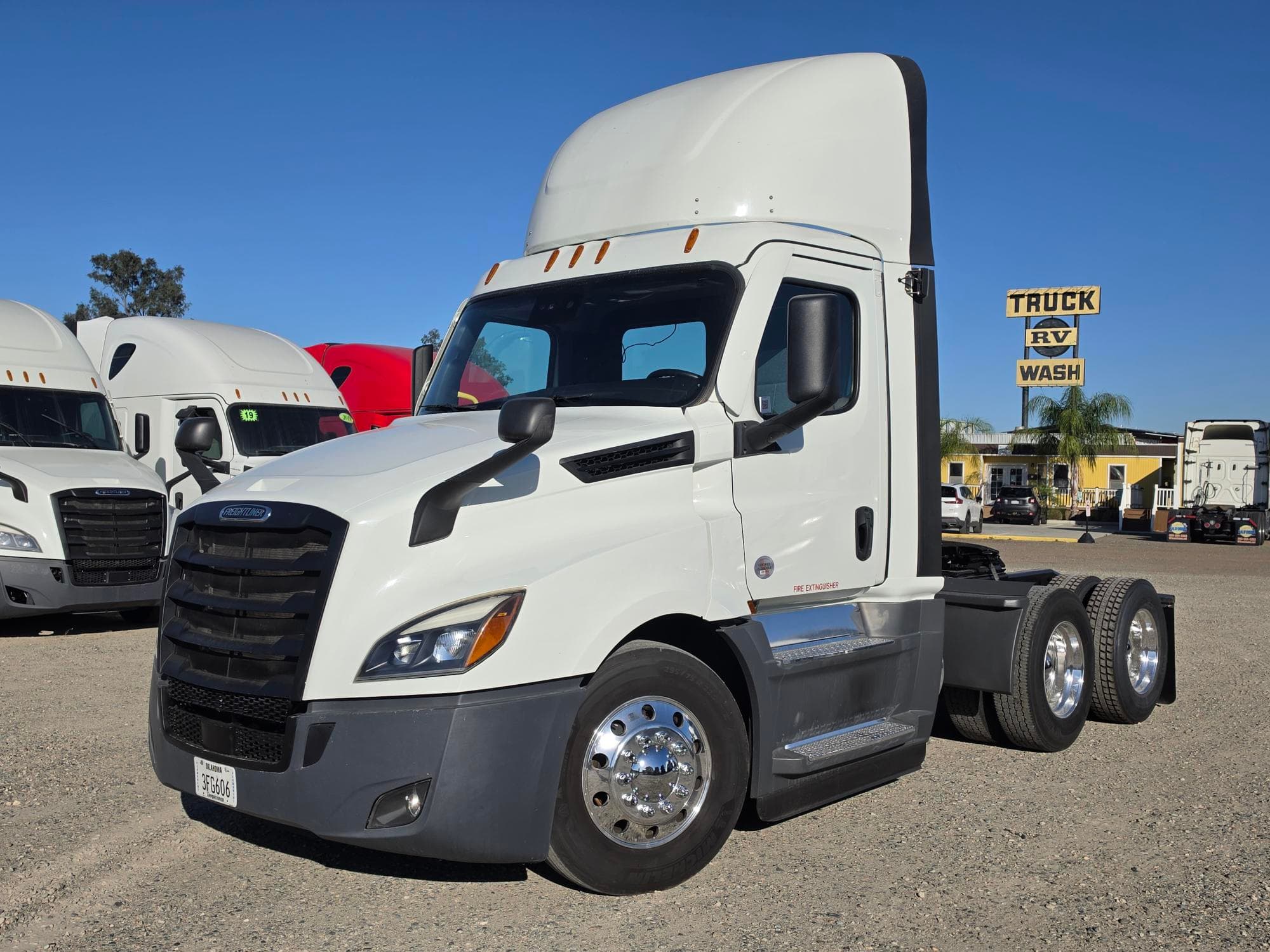 2022 FREIGHTLINER CASCADIA 126DC