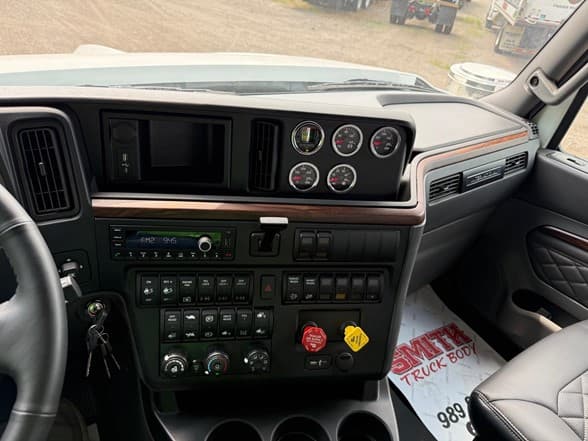 2025 International HX in West Michigan International, MI — photo 4