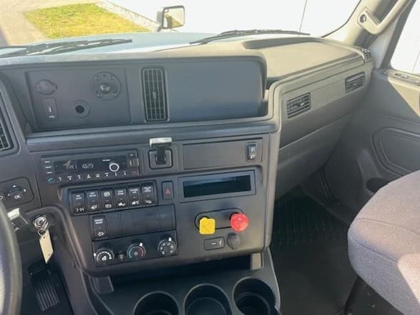 2024 International LT in MI — photo 10