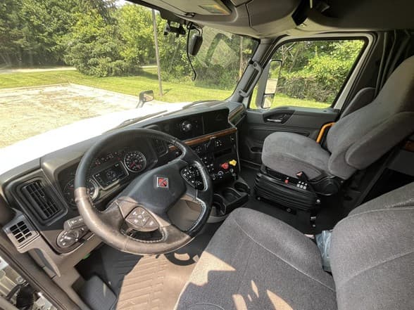 2021 International LT in West Michigan International, MI — photo 2