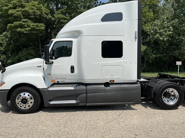 2021 International LT in West Michigan International, MI — photo 3