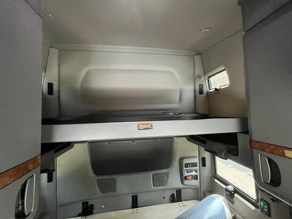 2021 International LT in West Michigan International, MI — photo 12