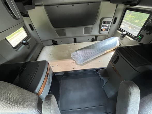 2021 International LT in West Michigan International, MI — photo 13