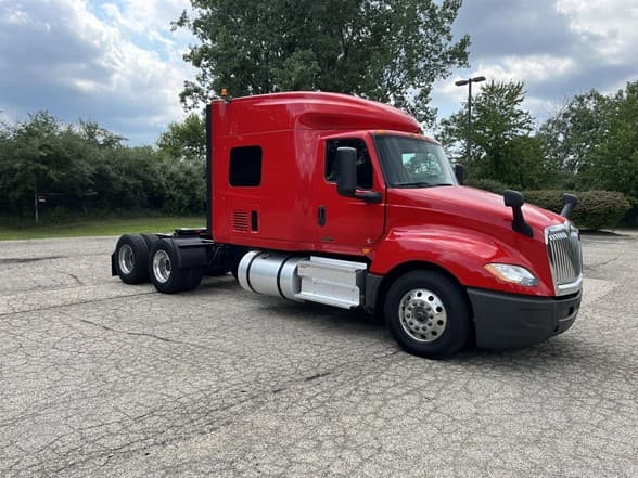 2021 International LT in West Michigan International, MI — photo 4