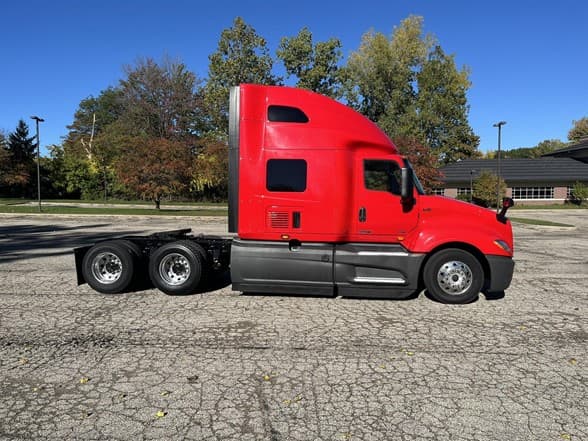 2022 International LT in West Michigan International, MI — photo 4