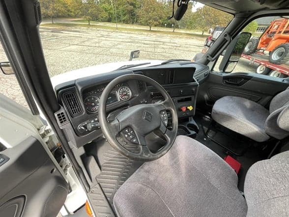 2021 International LT in West Michigan International, MI — photo 2