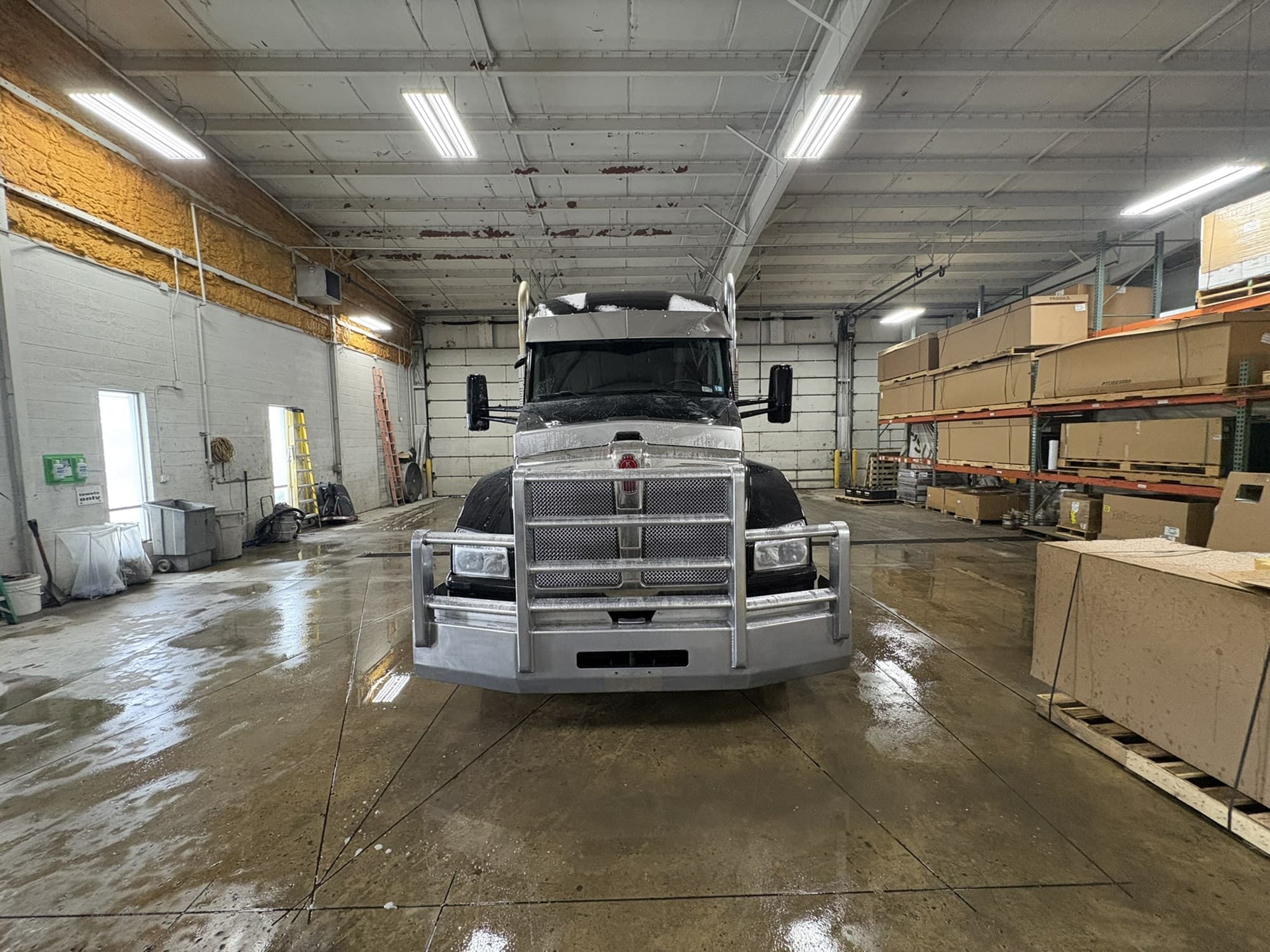2023 Kenworth T880 in West Michigan International, MI — photo 3