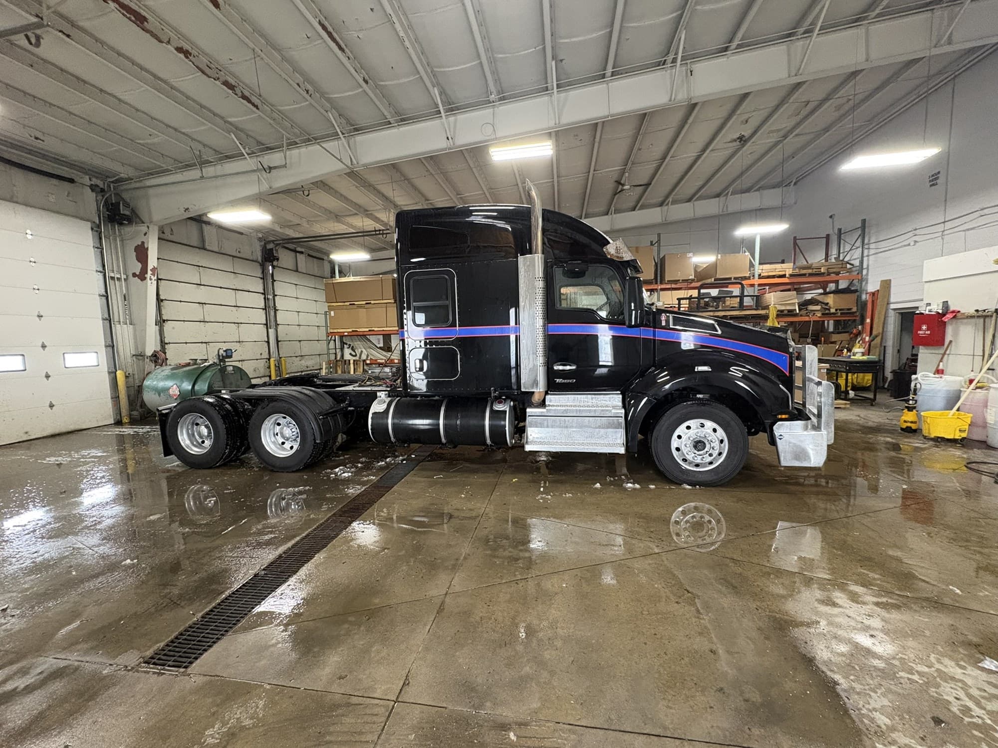 2023 Kenworth T880 in West Michigan International, MI — photo 5