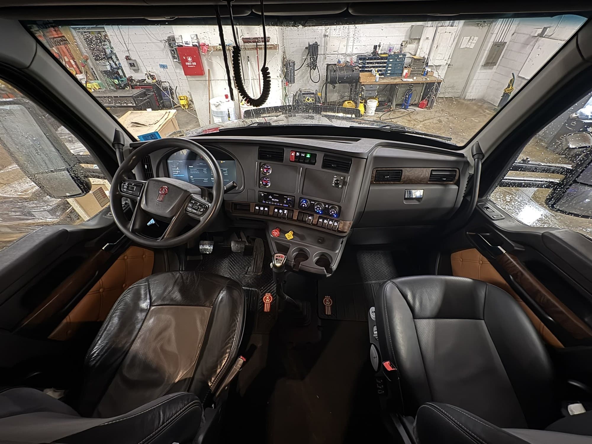 2023 Kenworth T880 in West Michigan International, MI — photo 20