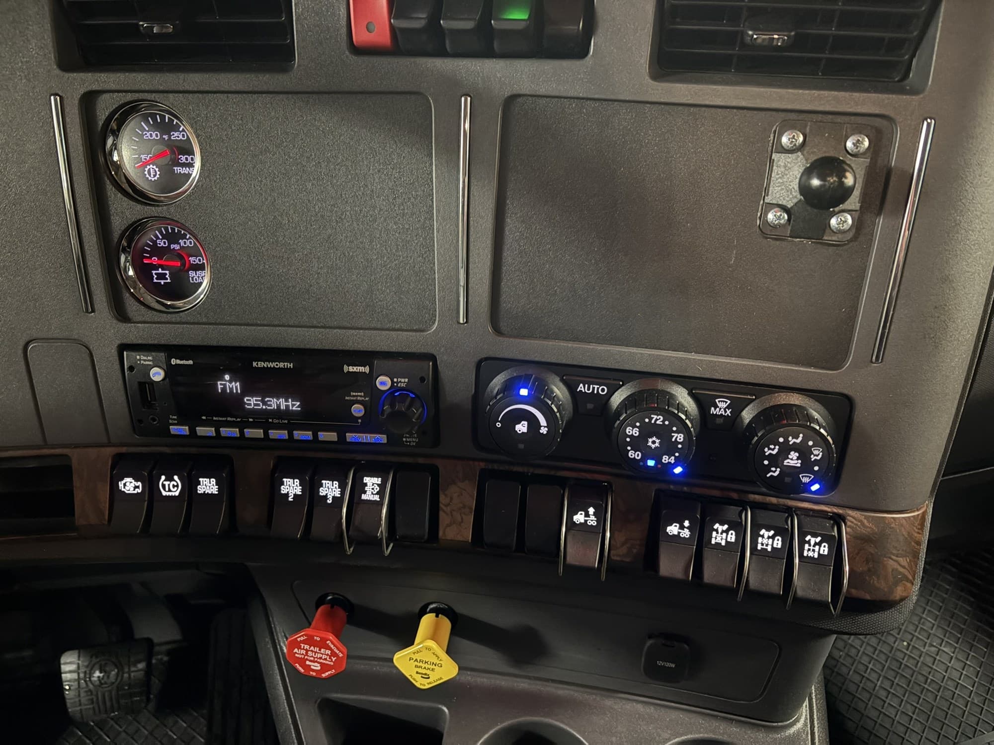 2023 Kenworth T880 in West Michigan International, MI — photo 21