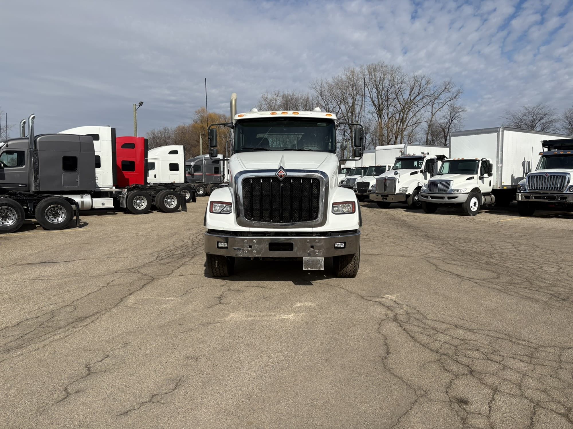 2019 International HX in West Michigan International, MI — photo 4