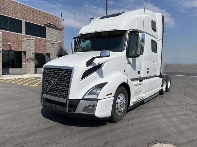 2022 Volvo VNL 860