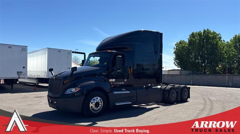 2022 International LT