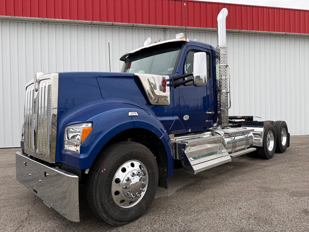 2027 Kenworth W990