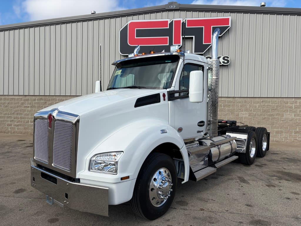 2027 Kenworth T880