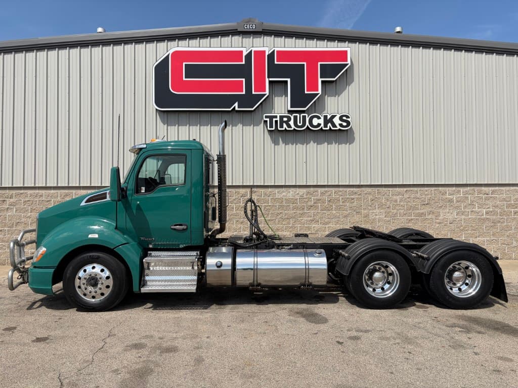 2018 Kenworth T680 in Morton, IL — photo 6