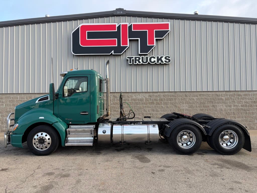 2018 Kenworth T680 in Morton, IL — photo 5