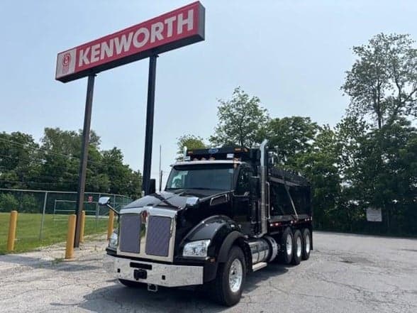 2025 Kenworth T880