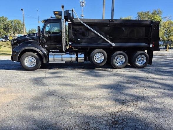 2025 Kenworth T880